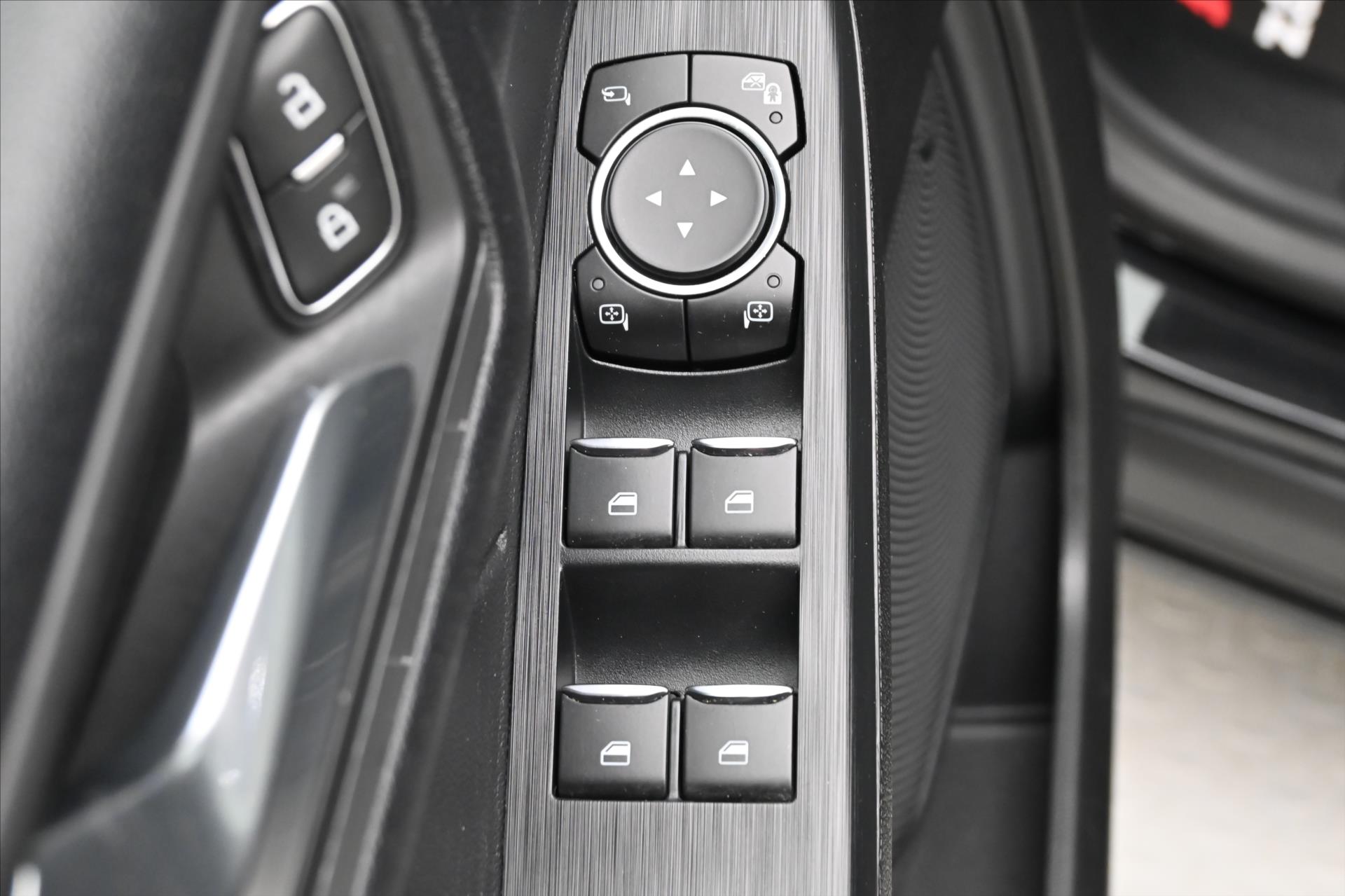 Hlavní fotografie vozu Ford Kuga 2,0 EcoBlue 140 kW AT8 AWD Záruka až 5 let (25)