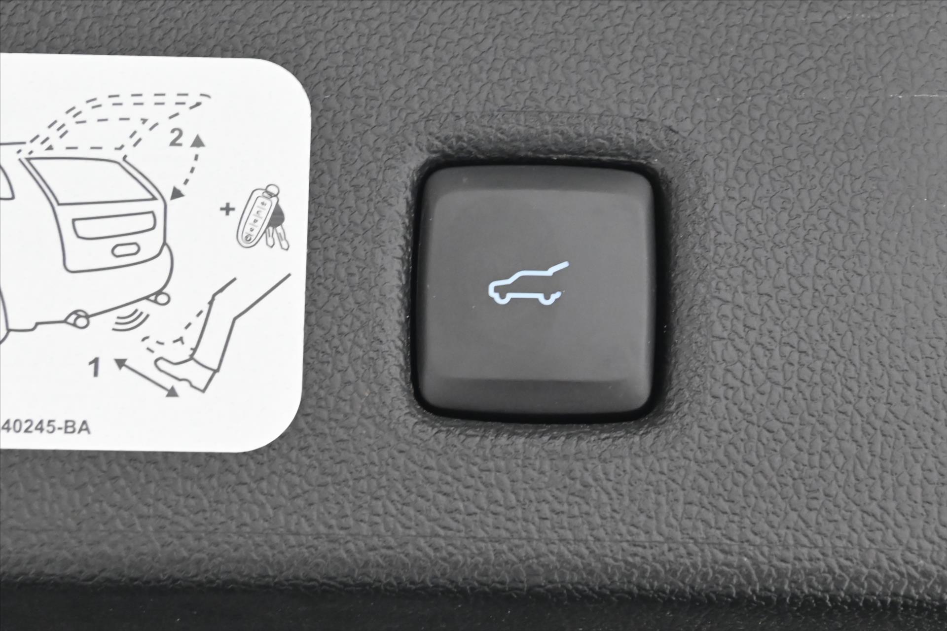 Hlavní fotografie vozu Ford Kuga 2,0 EcoBlue 140 kW AT8 AWD Záruka až 5 let (28)