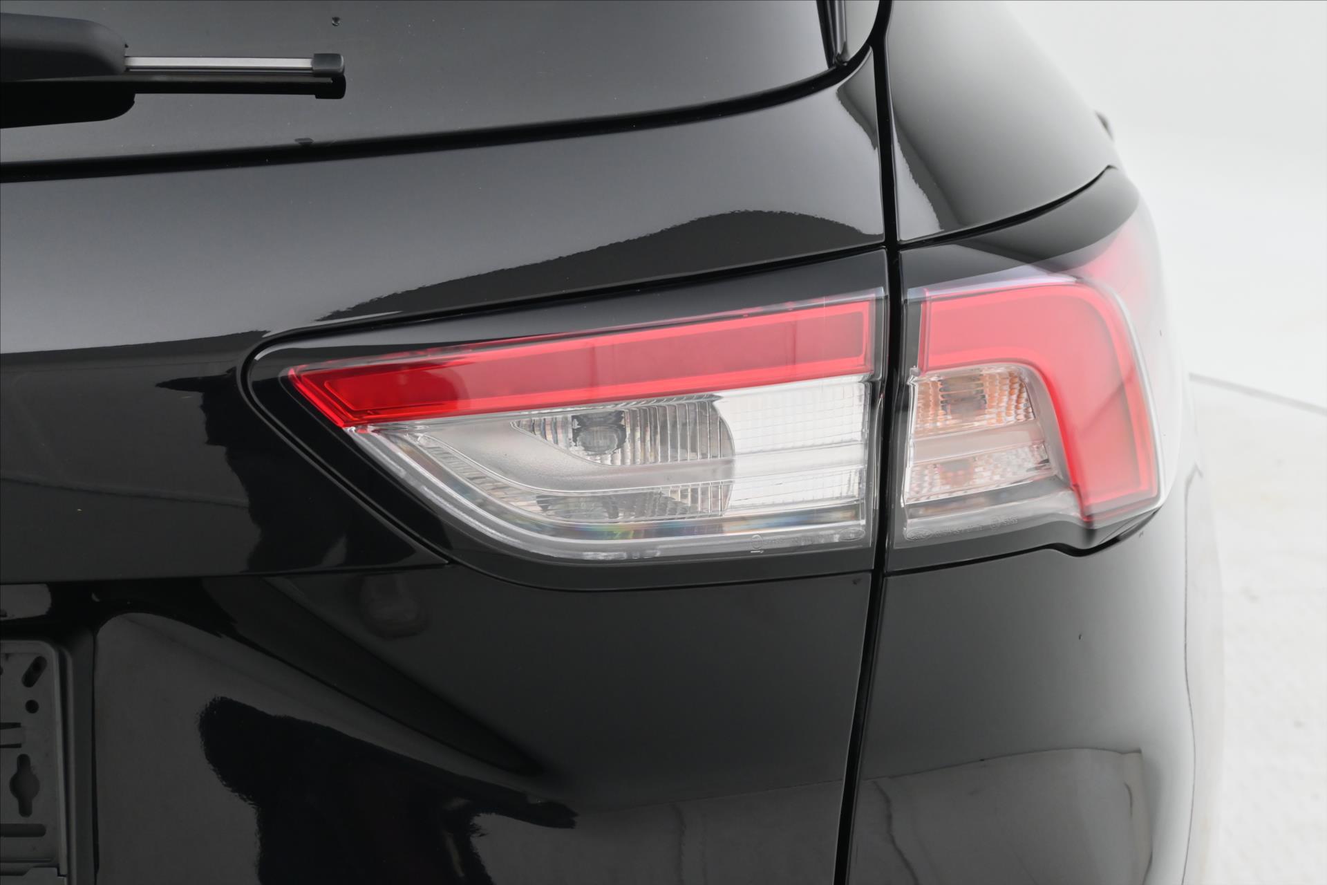 Hlavní fotografie vozu Ford Kuga 2,0 EcoBlue 140 kW AT8 AWD Záruka až 5 let (31)