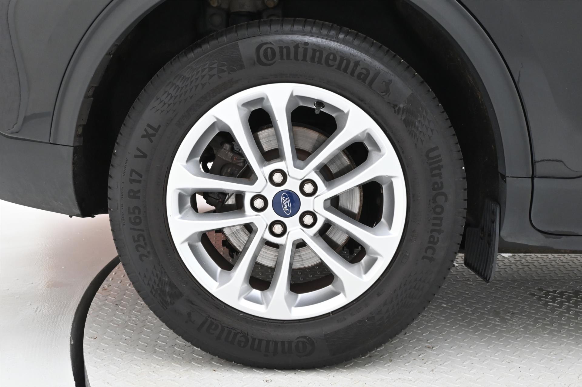 Hlavní fotografie vozu Ford Kuga 2,0 EcoBlue 140 kW AT8 AWD Záruka až 5 let (32)