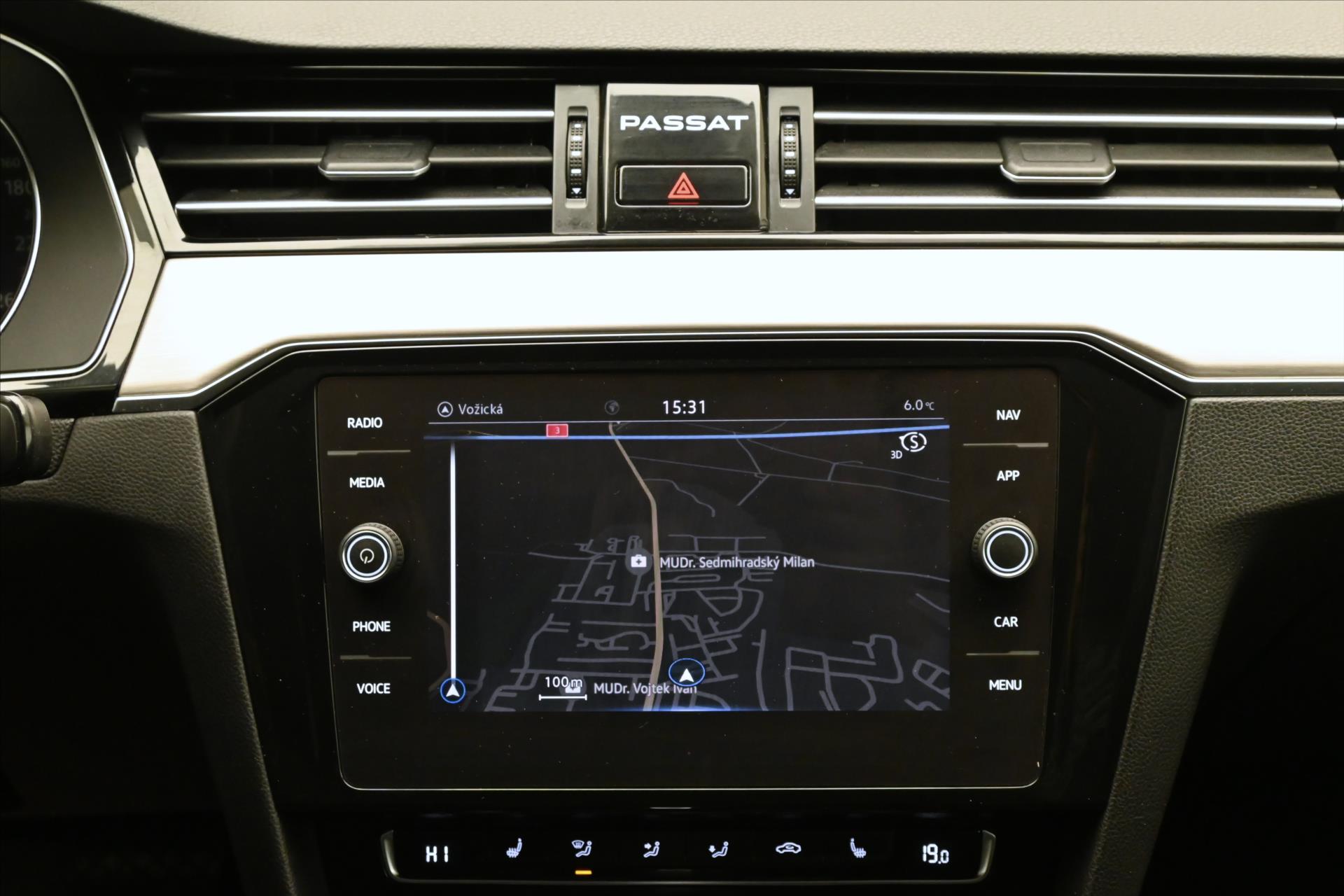 Main photo of the car Volkswagen Passat 2.0 TDI 110 kW DSG Elegance Warranty up to 5 years (20)