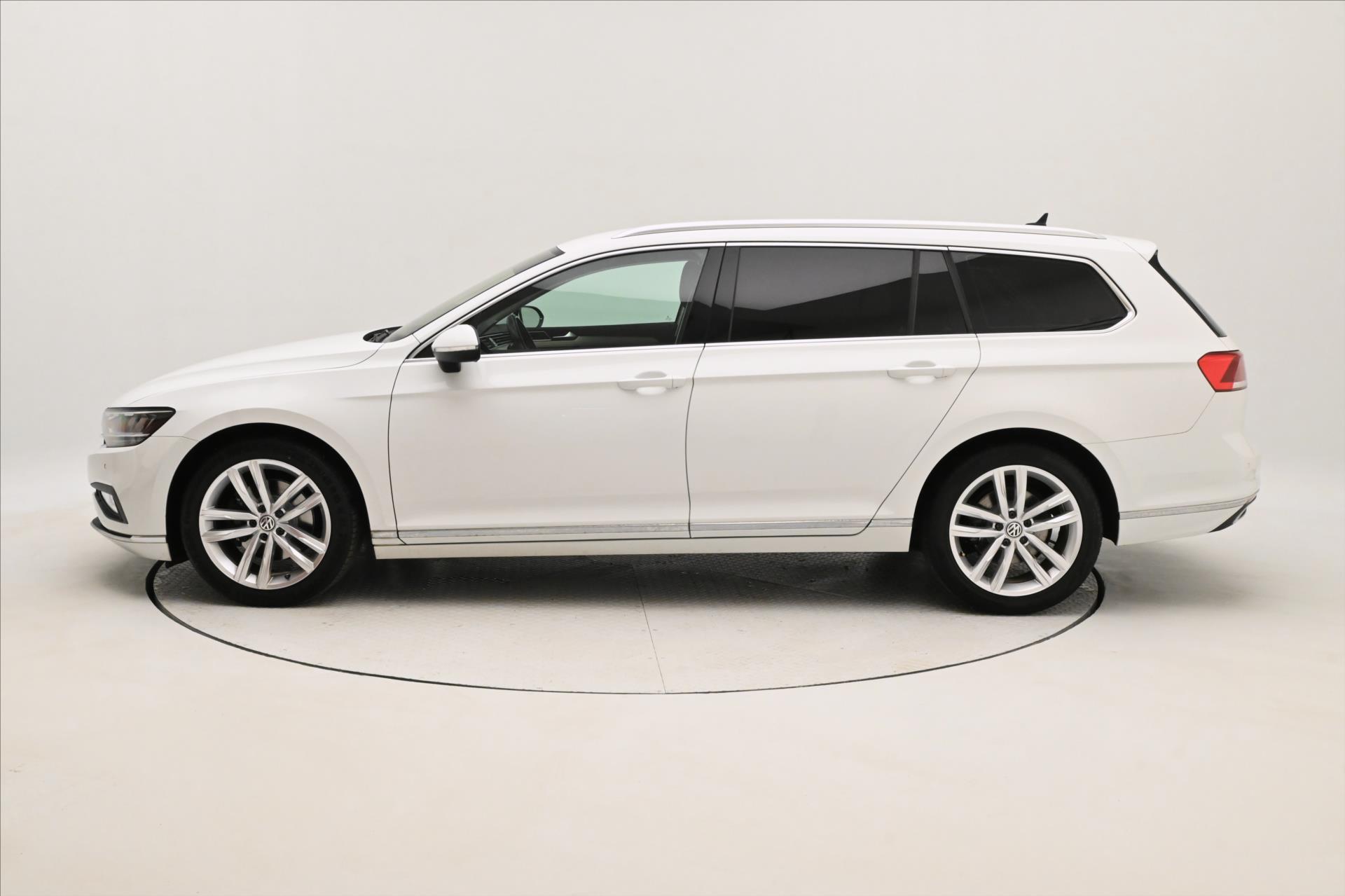 Main photo of the car Volkswagen Passat 2.0 TDI 110 kW DSG Elegance Warranty up to 5 years (9)