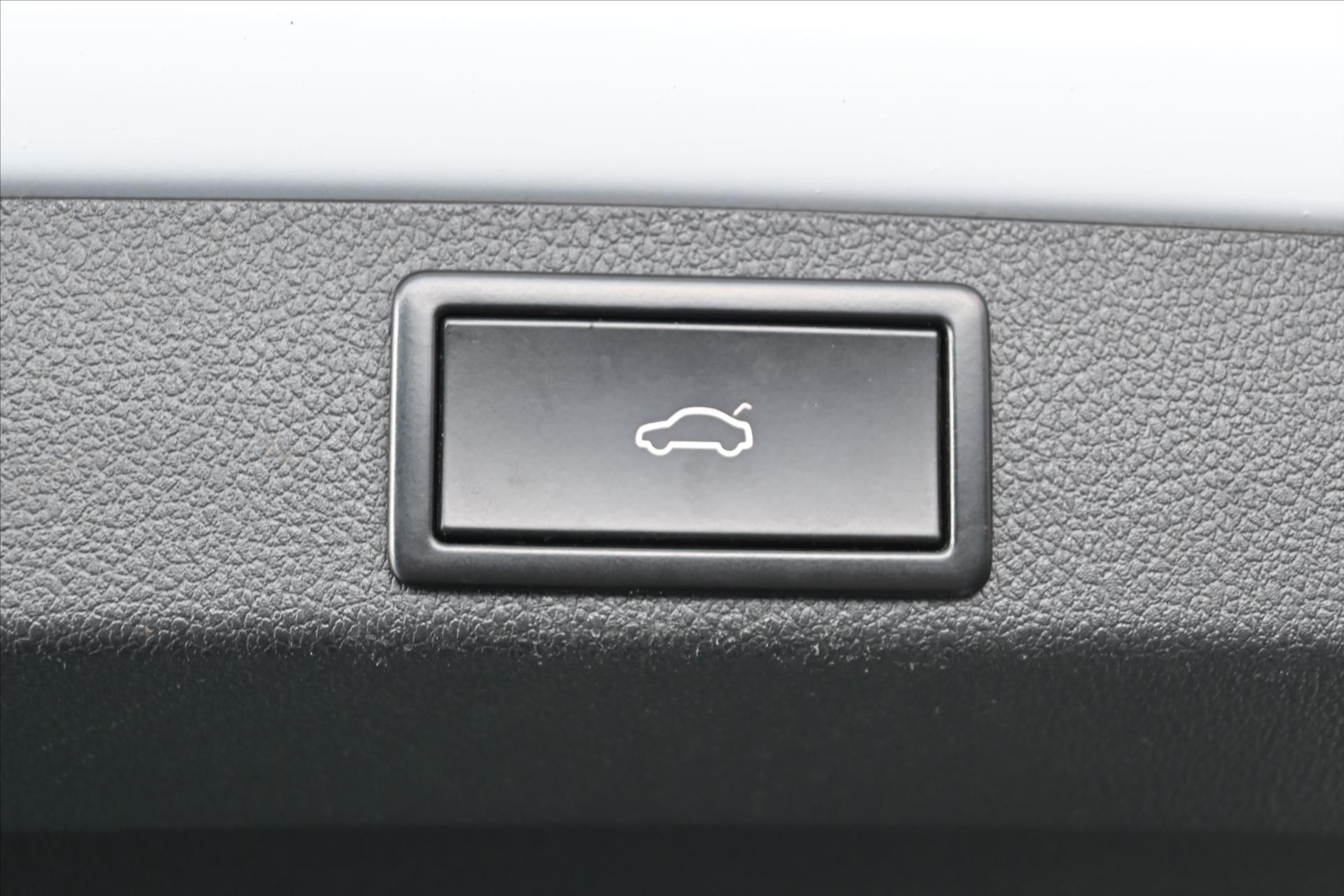 Main photo of the car Skoda Octavia 2.0 RS TDI 135 kW DSG 4x4 Warranty up to 5 years (36)