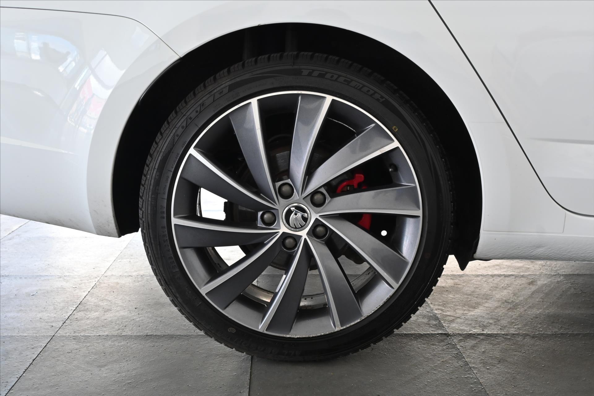 Main photo of the car Skoda Octavia 2.0 RS TDI 135 kW DSG 4x4 Warranty up to 5 years (41)