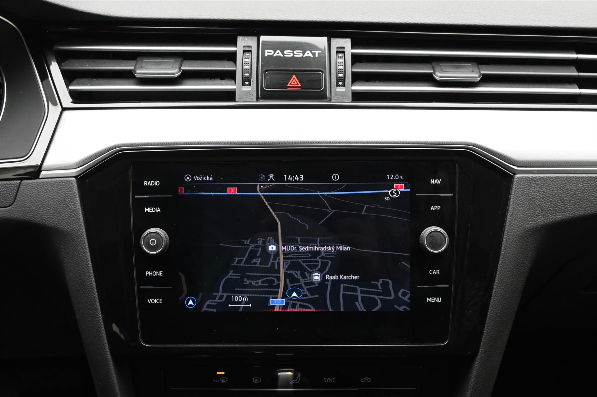 Main photo of the car Volkswagen Passat 2.0 TDI 90 kW DSG Business Warranty up to 5 years (20)