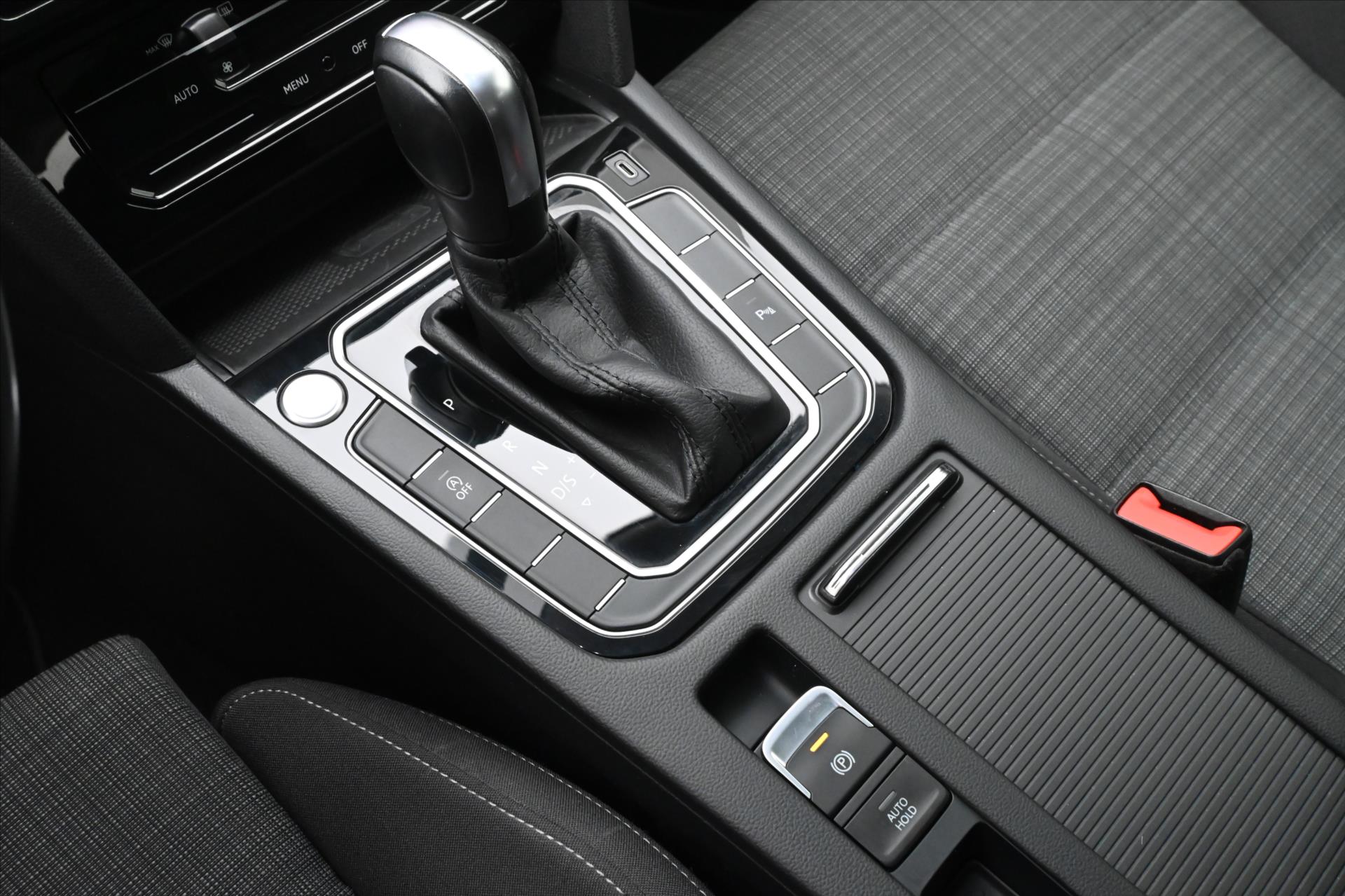 Main photo of the car Volkswagen Passat 2.0 TDI 90 kW DSG Business Warranty up to 5 years (25)