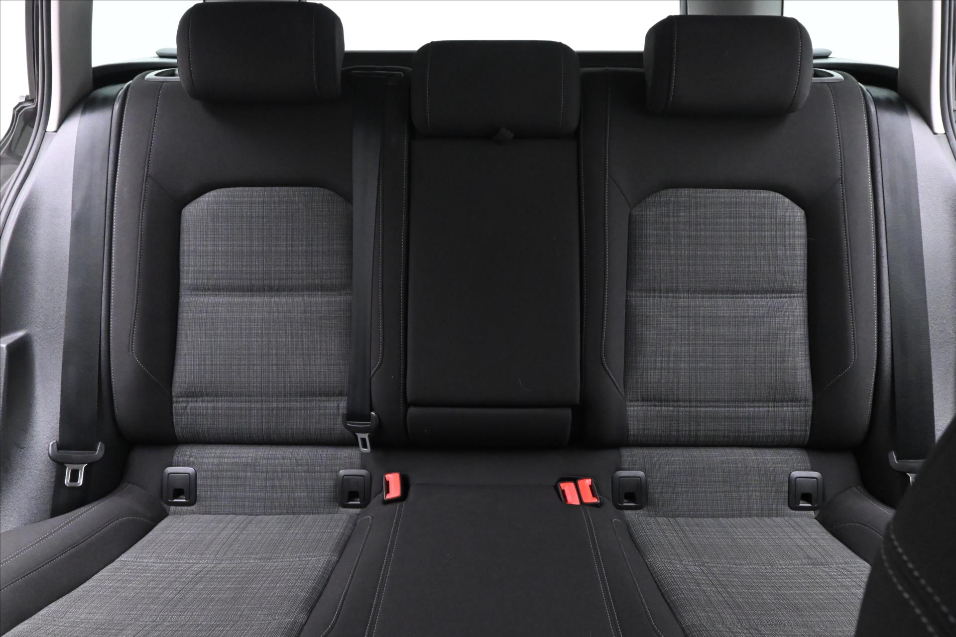 Main photo of the car Volkswagen Passat 2.0 TDI 90 kW DSG Business Warranty up to 5 years (29)