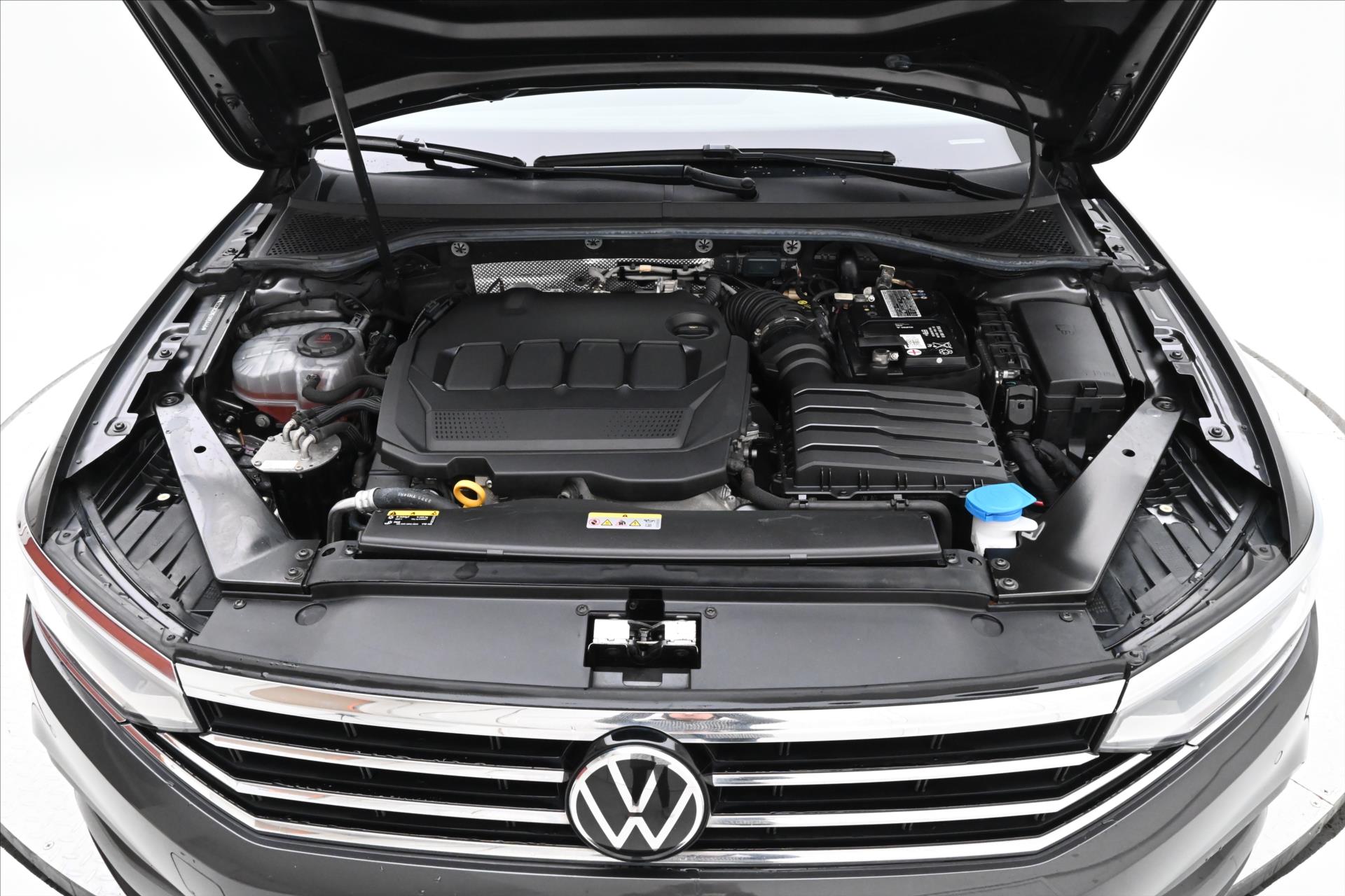 Main photo of the car Volkswagen Passat 2.0 TDI 90 kW DSG Business Warranty up to 5 years (10)