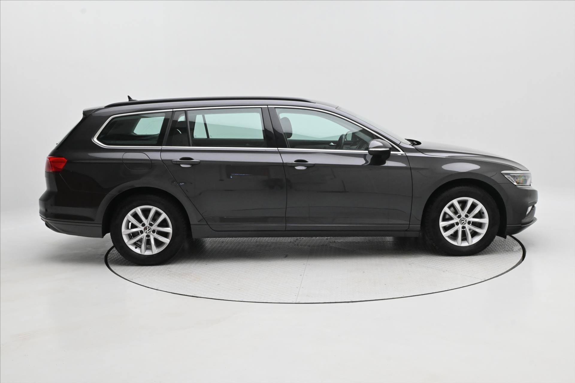 Hlavní fotografie vozu Volkswagen Passat 2,0 TDI 90kW Business DSG Záruka až 5 let (4)