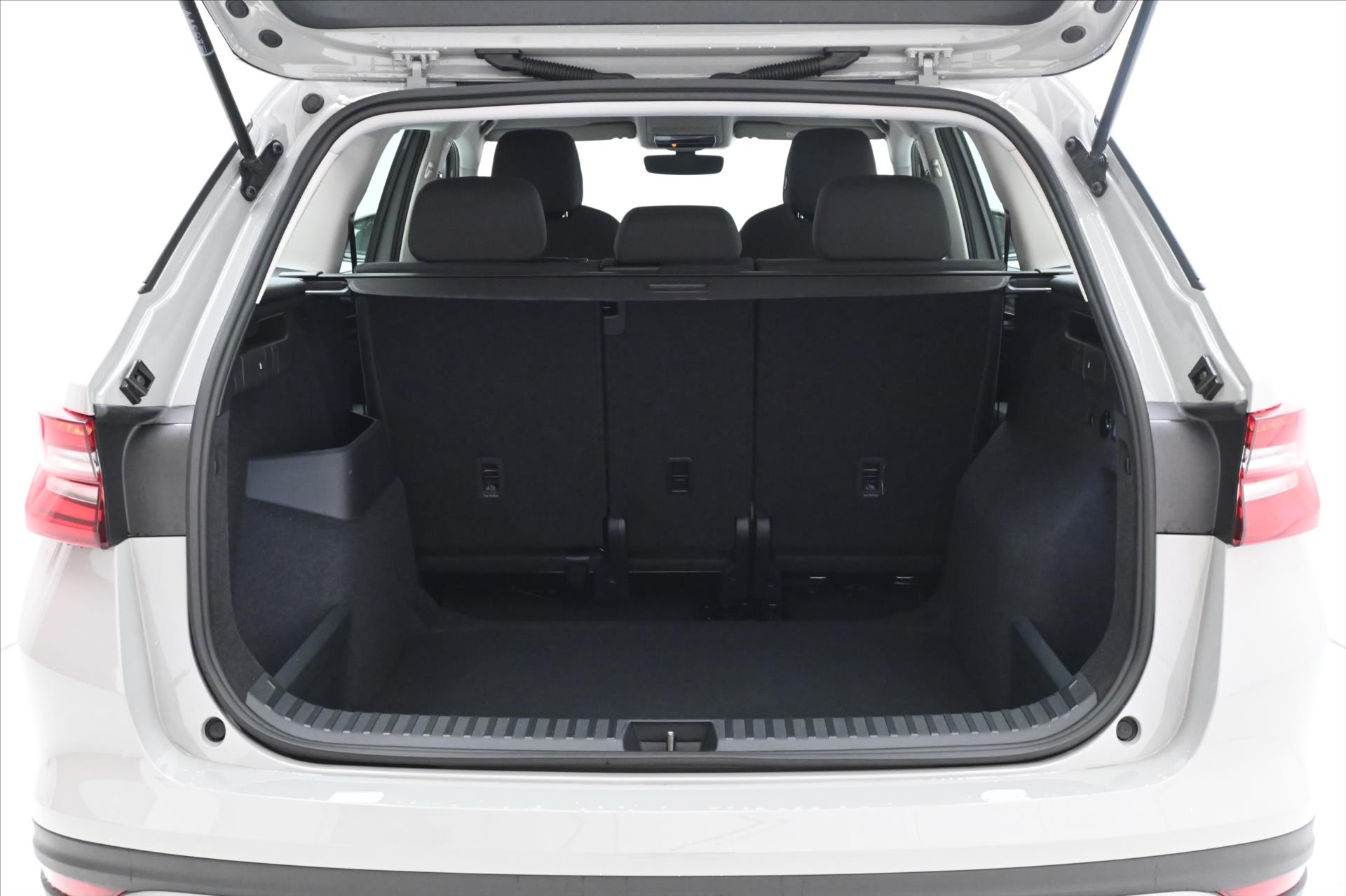 Hlavní fotografie vozu Škoda Kodiaq 1,5 TSI 110 kW DSG Selection Záruka až 5 let (10)