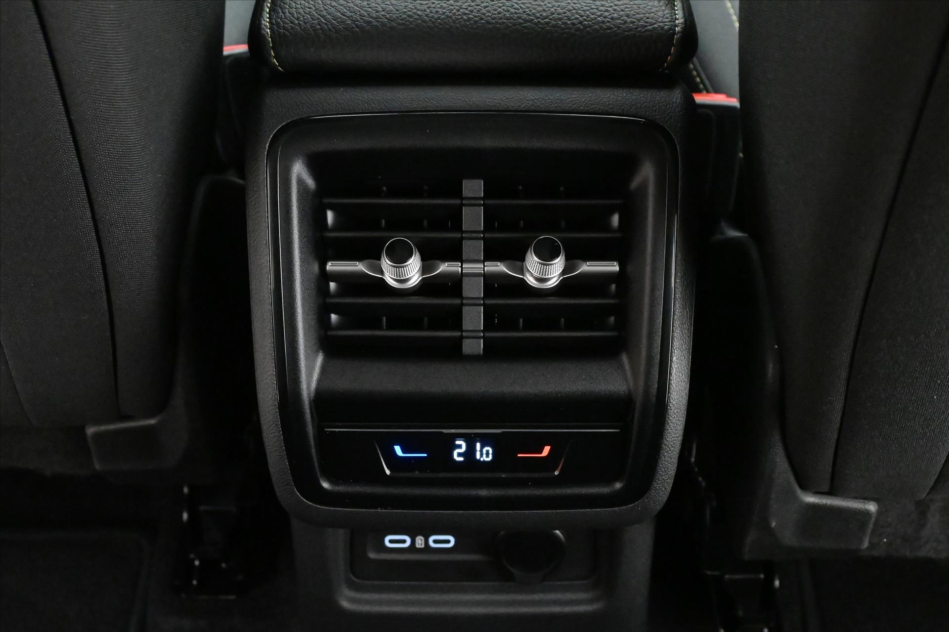 Hlavní fotografie vozu Škoda Kodiaq 1,5 TSI 110 kW DSG Selection Záruka až 5 let (27)