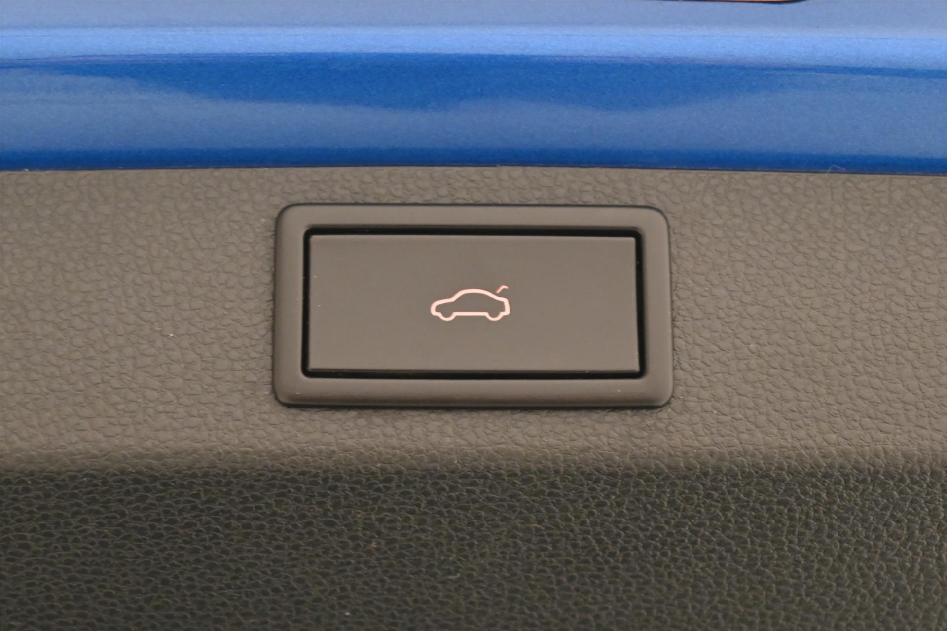 Hlavní fotografie vozu Škoda Karoq 1,5 TSI 110kW SPORTLINE Záruka až 5 let (33)