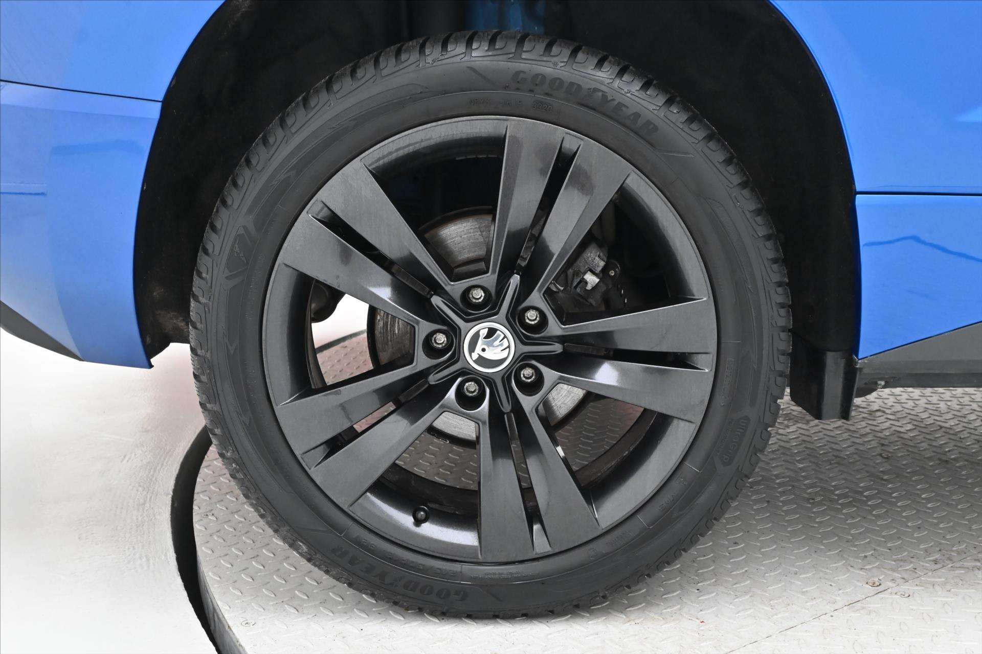 Hlavní fotografie vozu Škoda Karoq 1,5 TSI 110kW SPORTLINE Záruka až 5 let (38)