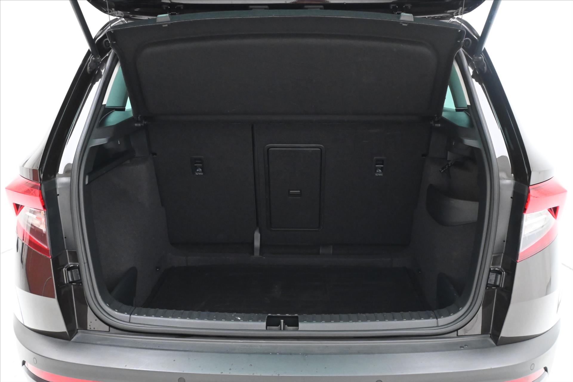 Hlavní fotografie vozu Škoda Karoq 1,5 TSI 110 kW DSG Business Záruka až 5 let (11)