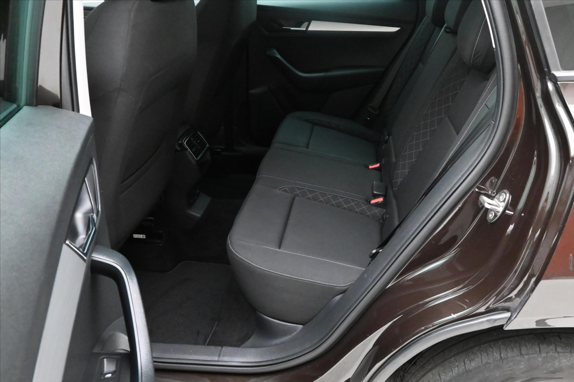 Hlavní fotografie vozu Škoda Karoq 1,5 TSI 110 kW DSG Business Záruka až 5 let (15)