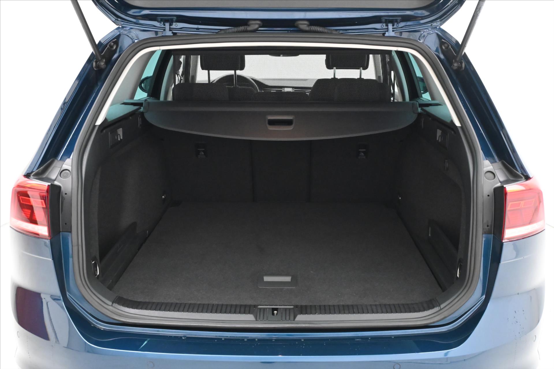 Hlavní fotografie vozu Volkswagen Passat 2,0 TDI 110 kW DSG Business ZÁRUKA AŽ 5 LET (10)