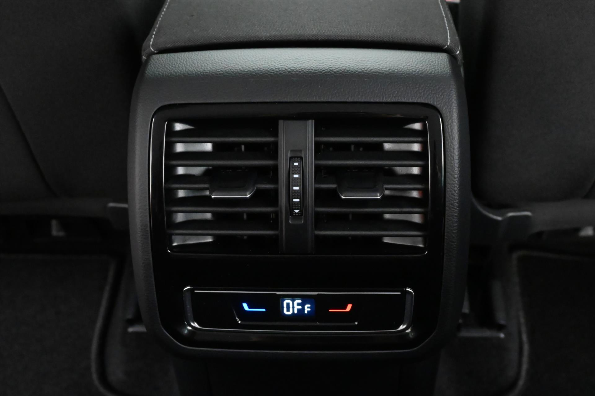 Hlavní fotografie vozu Volkswagen Passat 2,0 TDI 110 kW DSG Business ZÁRUKA AŽ 5 LET (23)