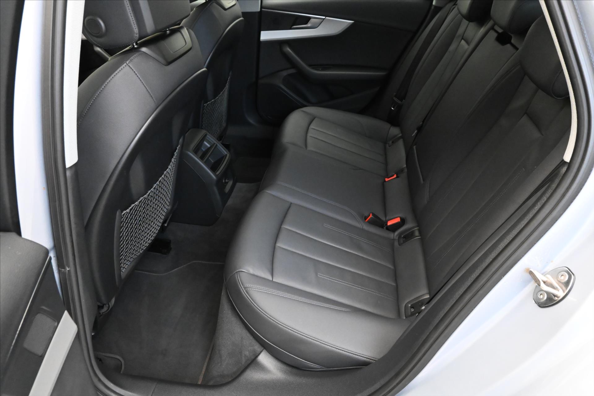 Hlavní fotografie vozu Audi A4 2,0 TDI 120 kW S Tronic Záruka až 5 let (15)