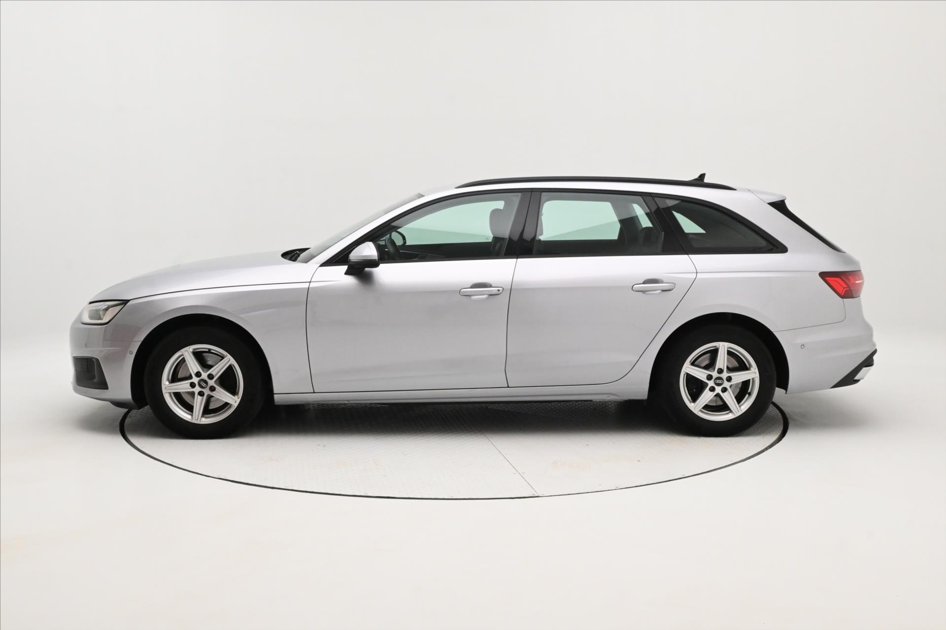 Hlavní fotografie vozu Audi A4 2,0 TDi 120kW S-Tronic ZÁRUKA AŽ 5 LET (8)