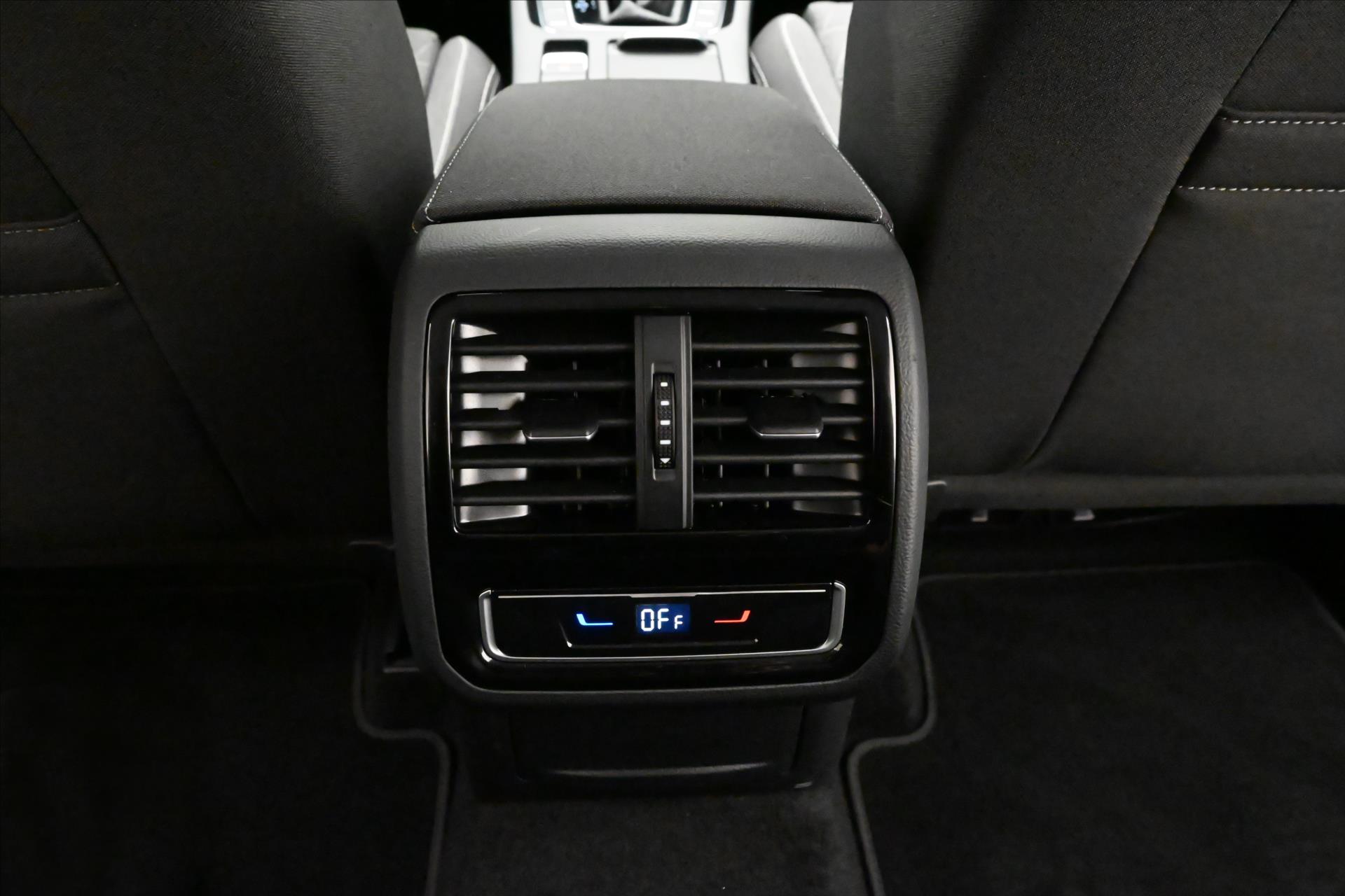 Main photo of the car Volkswagen Passat 2.0 TDI 110 kW DSG Business Warranty up to 5 years (21)