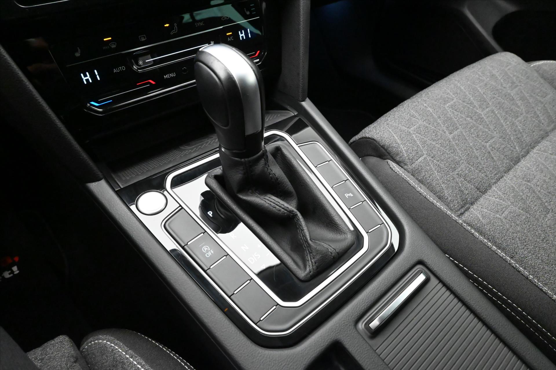 Main photo of the car Volkswagen Passat 2.0 TDI 110 kW DSG Business Warranty up to 5 years (22)