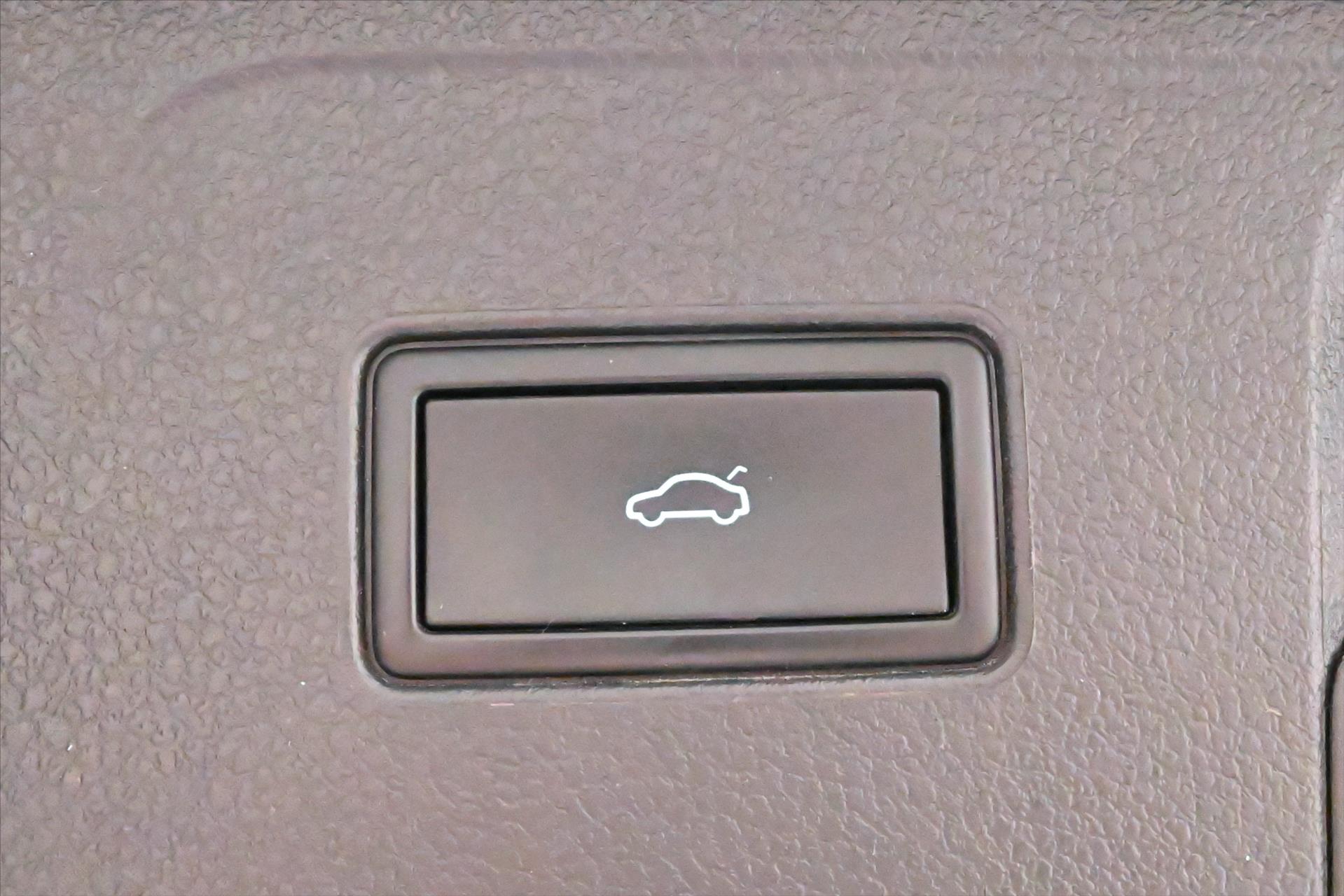 Main photo of the car Volkswagen Passat 2.0 TDI 110 kW DSG Business Warranty up to 5 years (25)