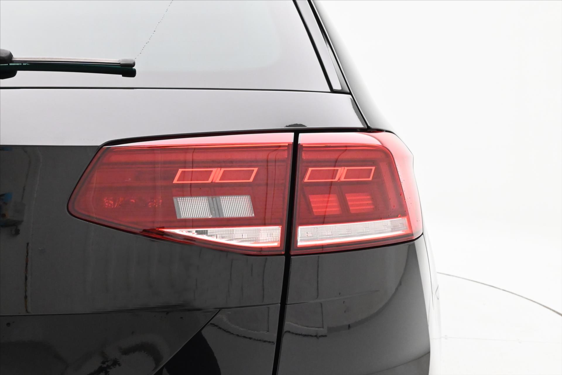 Main photo of the car Volkswagen Passat 2.0 TDI 110 kW DSG Business Warranty up to 5 years (28)