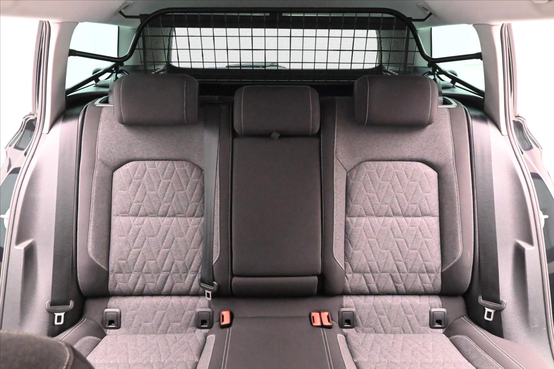 Hlavní fotografie vozu Volkswagen Passat 2,0 TDI 110 kW DSG Business Záruka až 5 let (26)