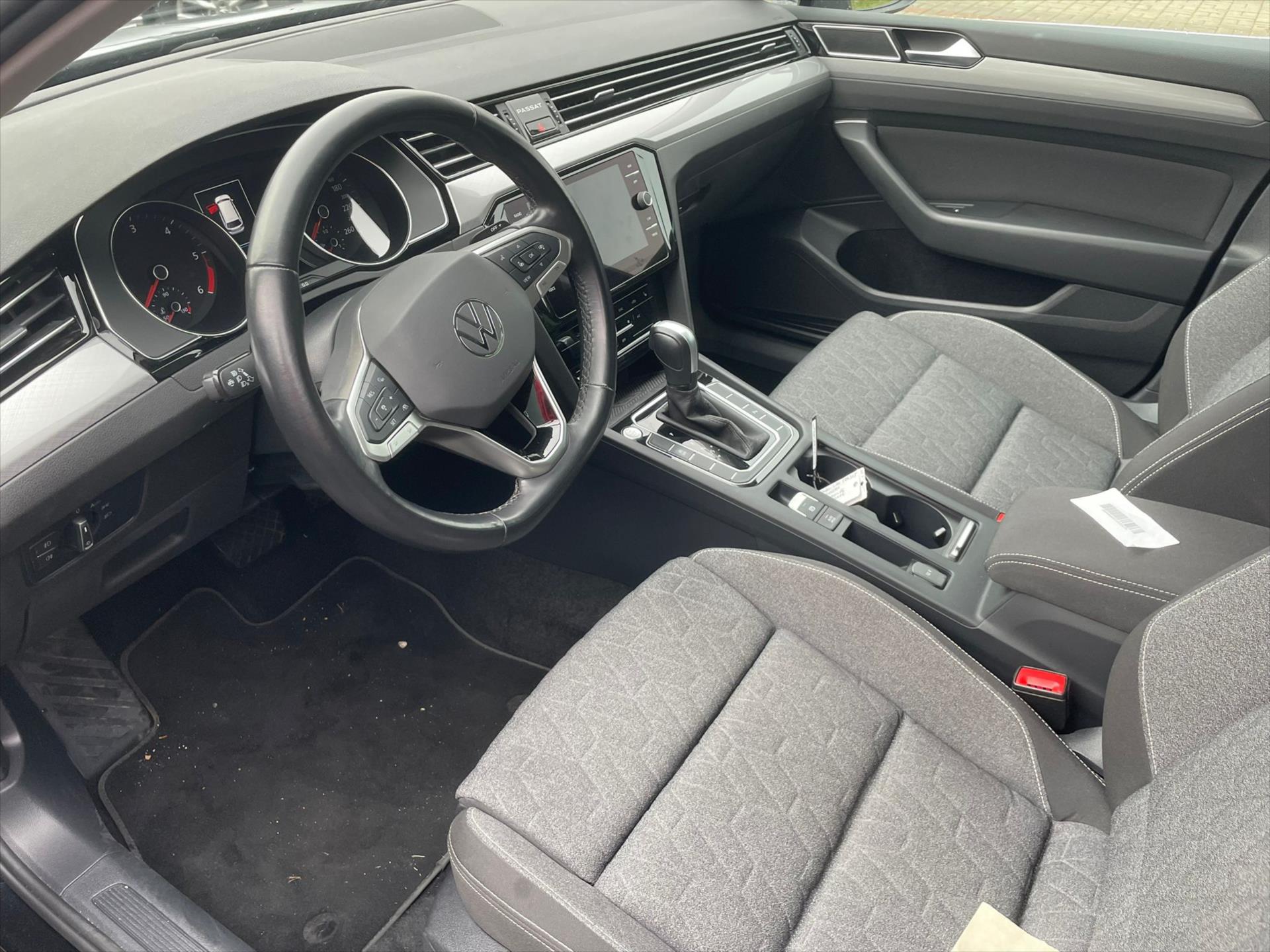 Hlavní fotografie vozu Volkswagen Passat 2,0 TDI 110kW BUSINESS DSG VŮZ PŘIPRAVUJEME K PRODEJI (1)