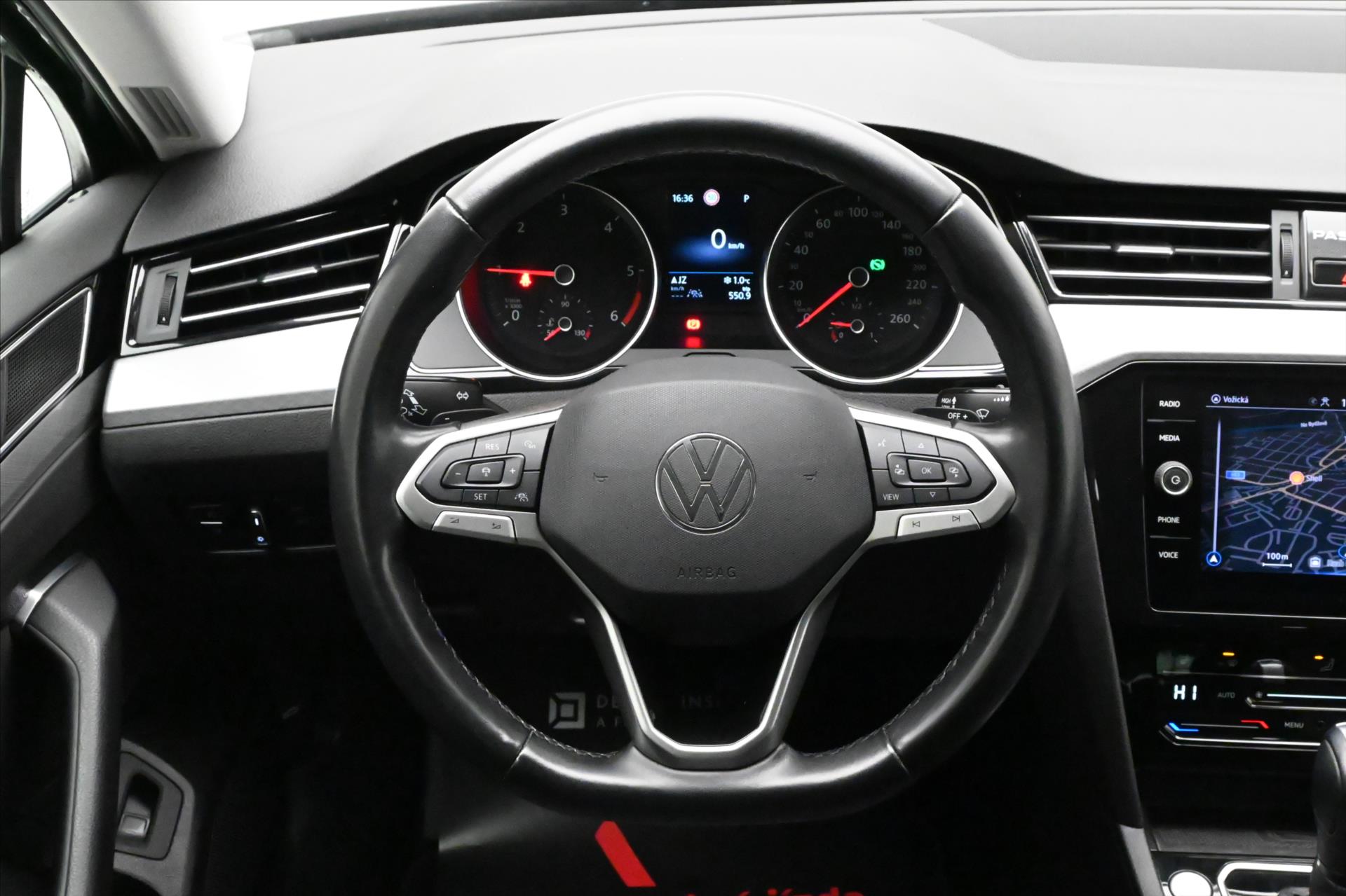 Main photo of the car Volkswagen Passat 2.0 TDI 110kW BUSINESS DSG Warranty up to 5 years (17)