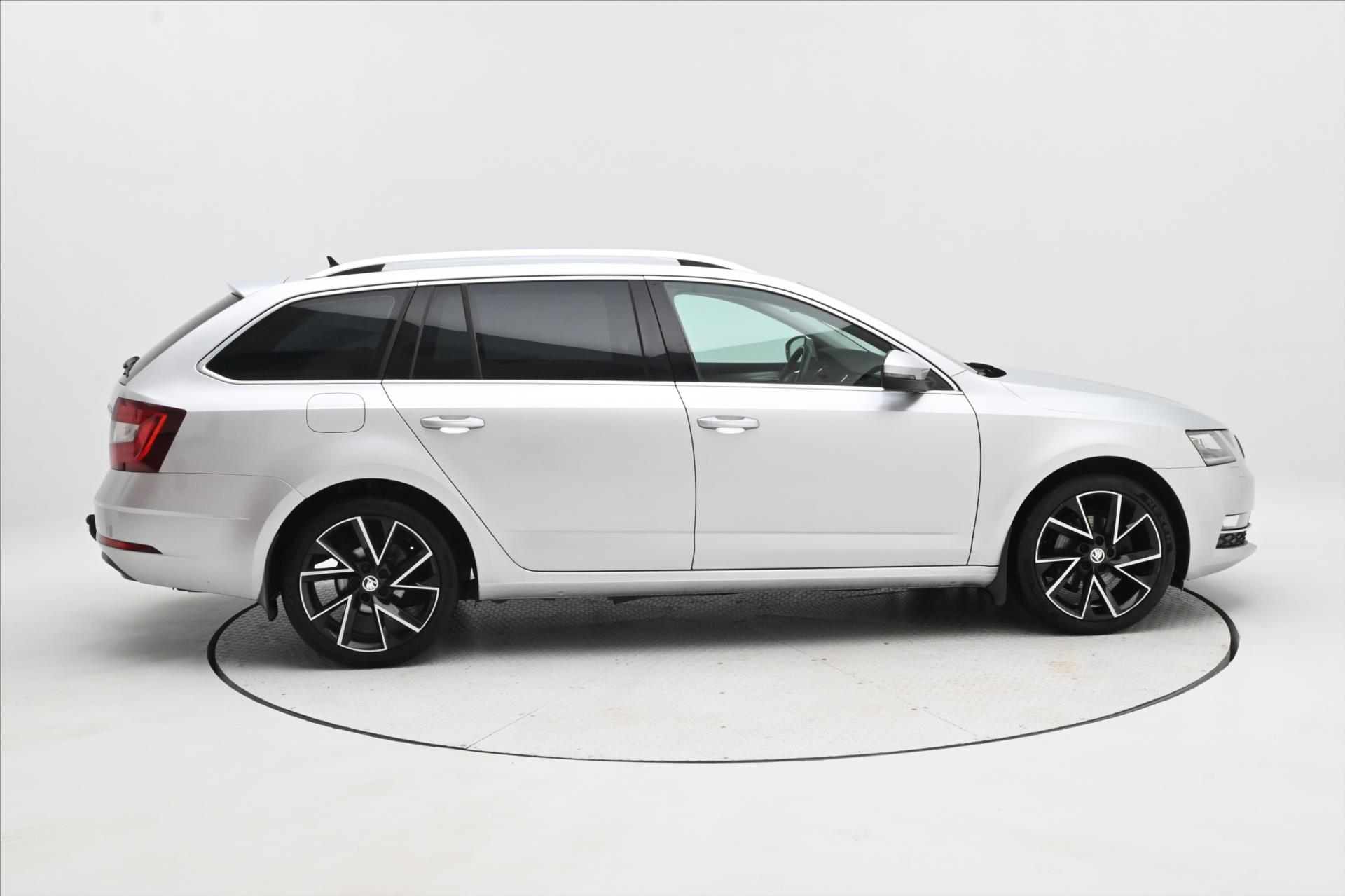 Hlavní fotografie vozu Škoda Octavia 2,0 TDI 110kW STYLE DSG Záruka až 5 let (4)