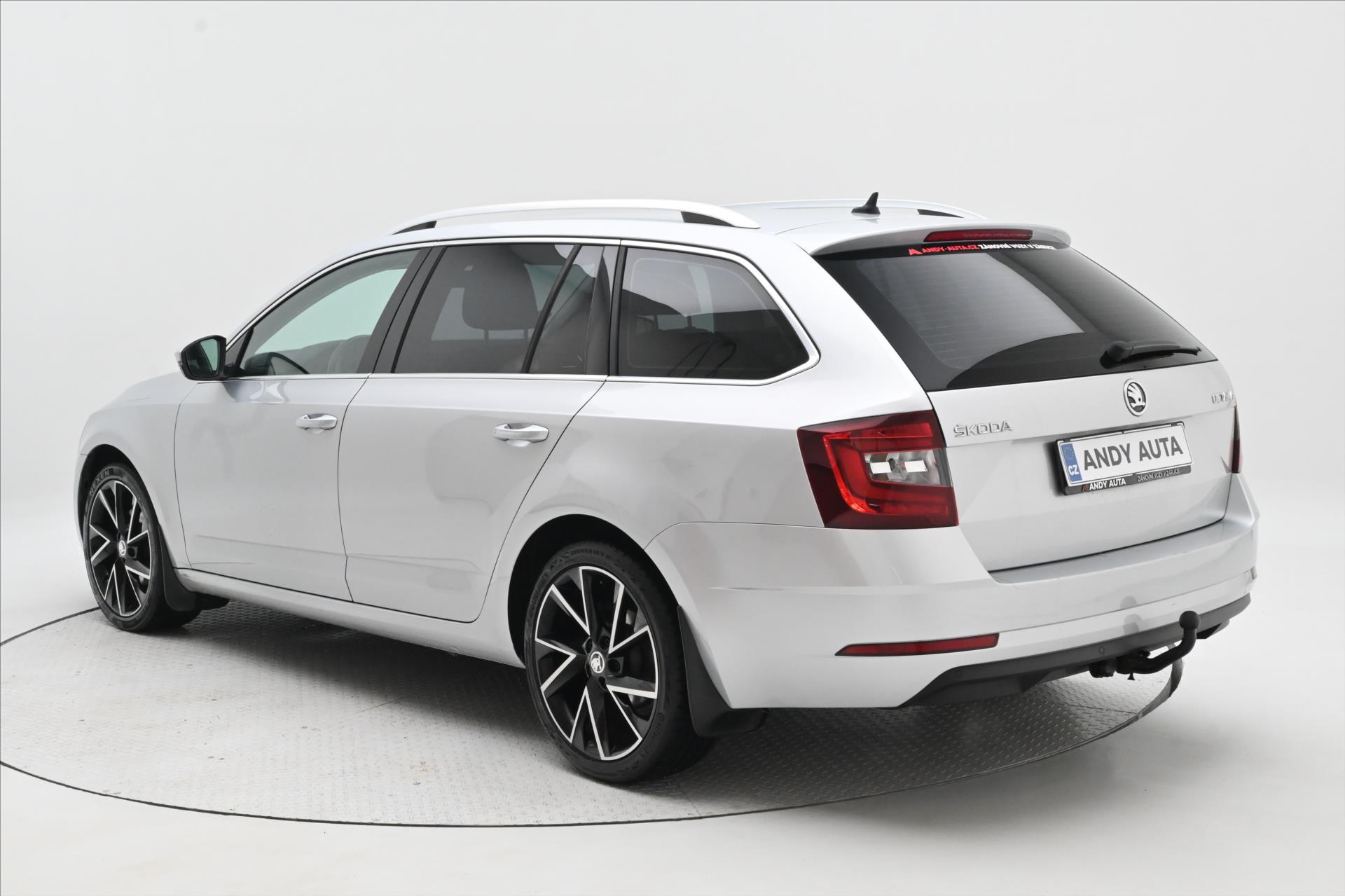 Hlavní fotografie vozu Škoda Octavia 2,0 TDI 110kW STYLE DSG Záruka až 5 let (7)