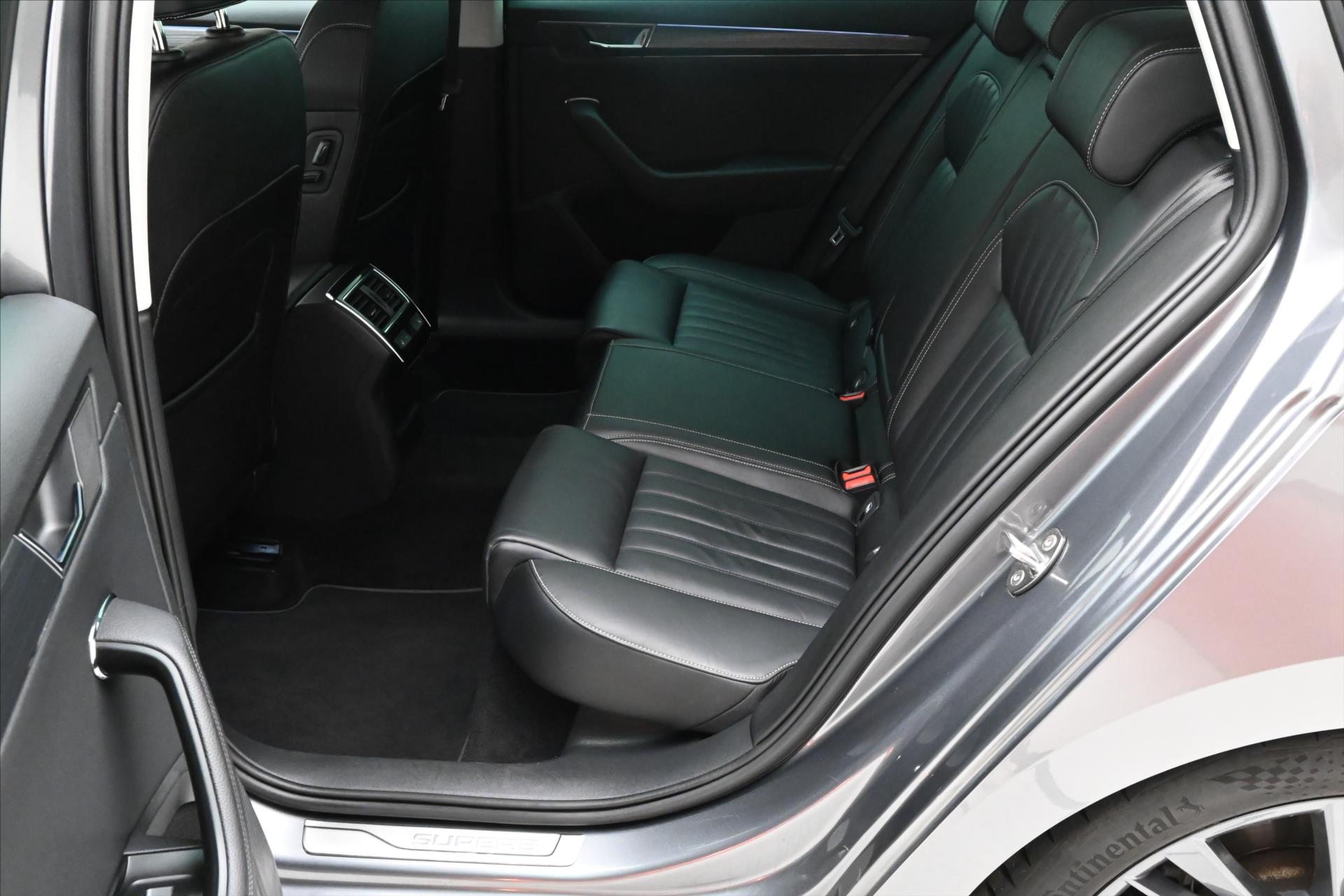 Hlavní fotografie vozu Škoda Superb 2,0 TDI 147 kW DSG Style Záruka až 5 let (15)