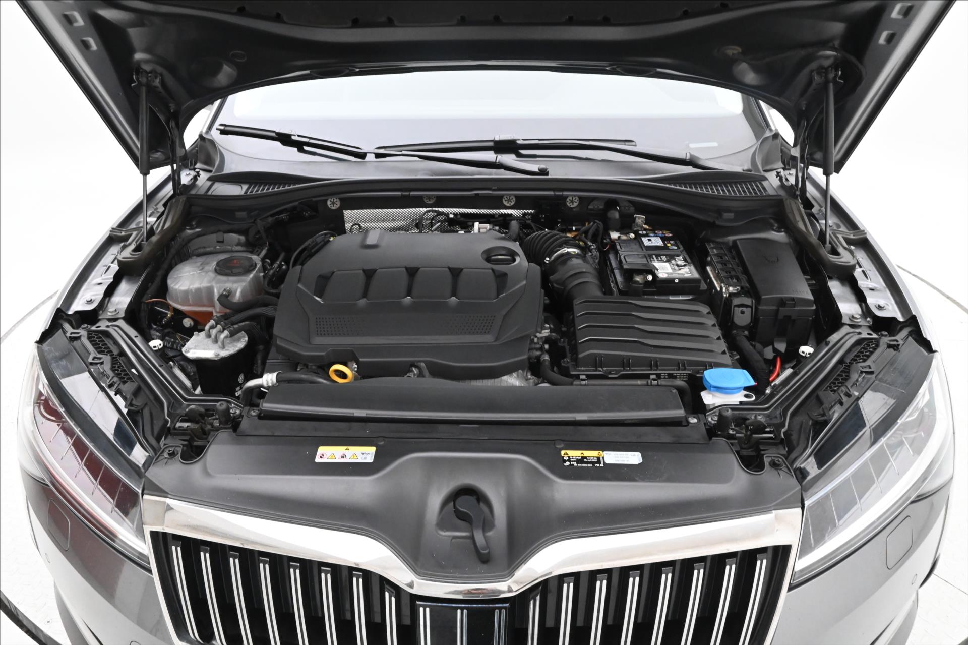 Hlavní fotografie vozu Škoda Superb 2,0 TDI 147 kW DSG Style Záruka až 5 let (10)