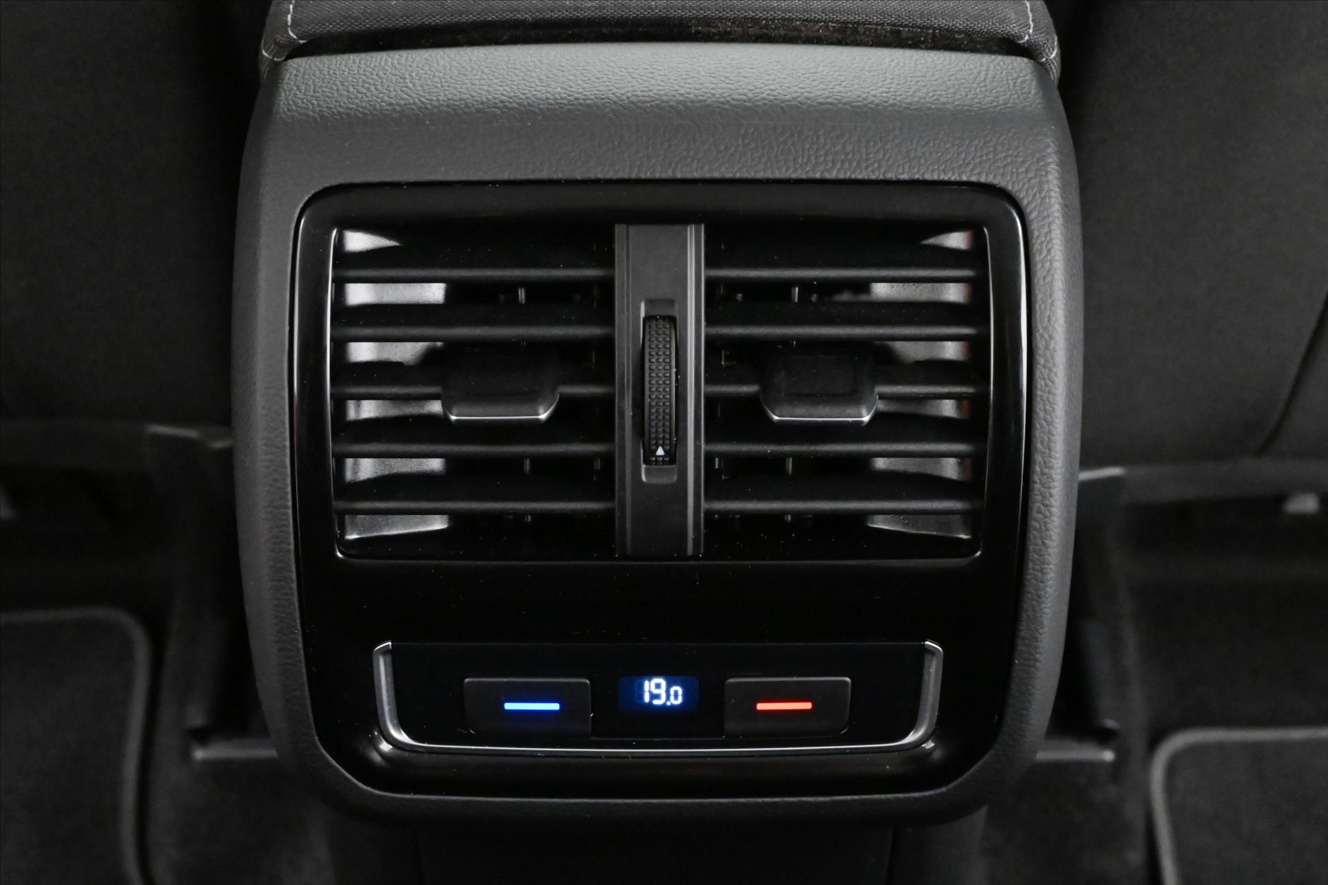 Hlavní fotografie vozu Volkswagen Passat 2,0 TDI 110kW BUSINESS DSG Záruka až 5 let (23)