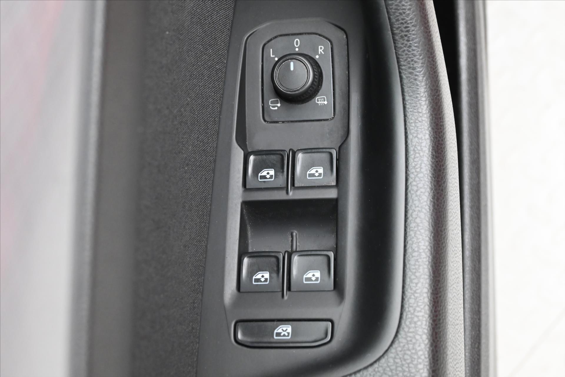 Hlavní fotografie vozu Volkswagen Passat 2,0 TDI 110kW BUSINESS DSG Záruka až 5 let (26)