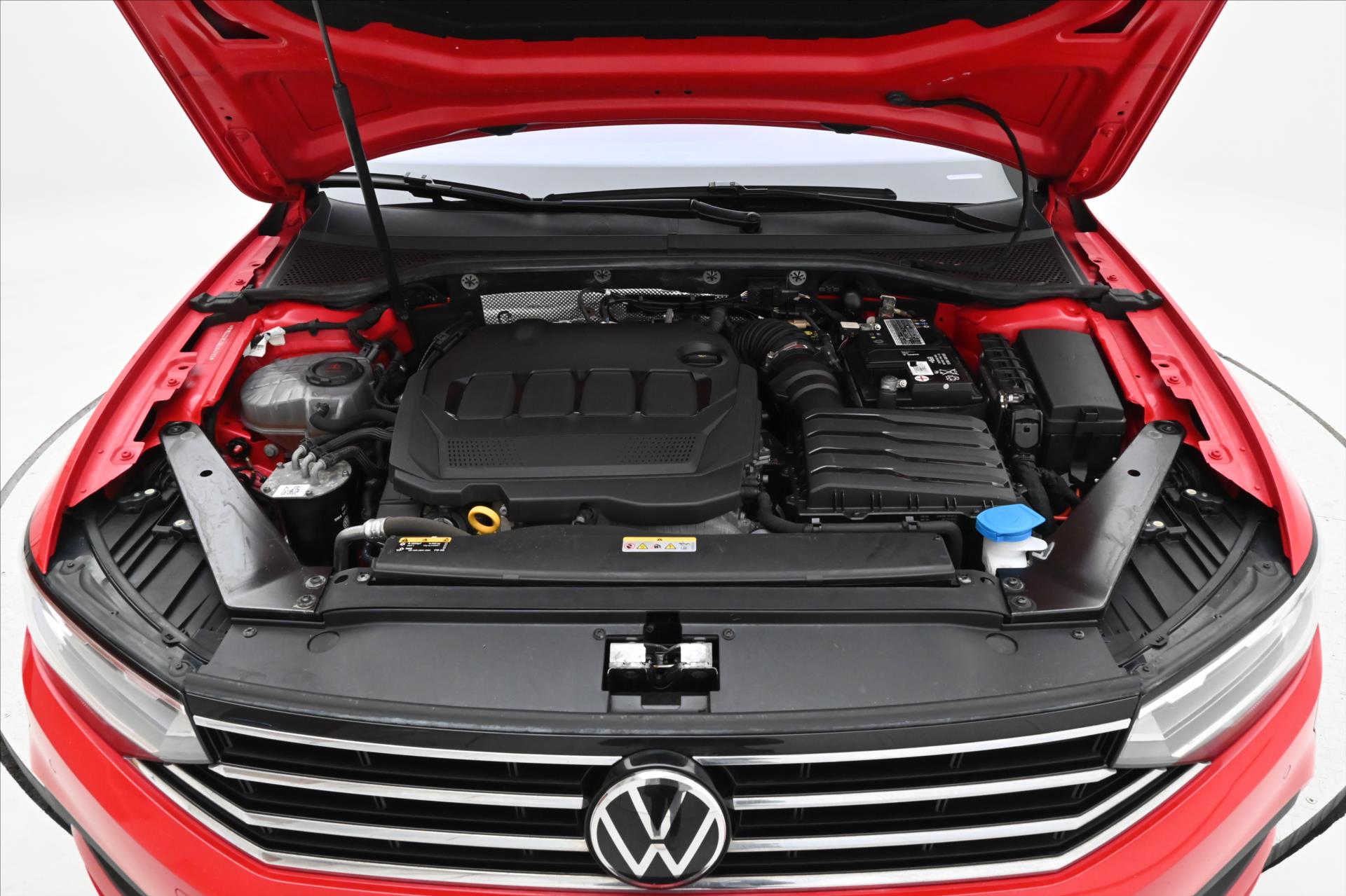 Hlavní fotografie vozu Volkswagen Passat 2,0 TDI 110kW BUSINESS DSG Záruka až 5 let (9)