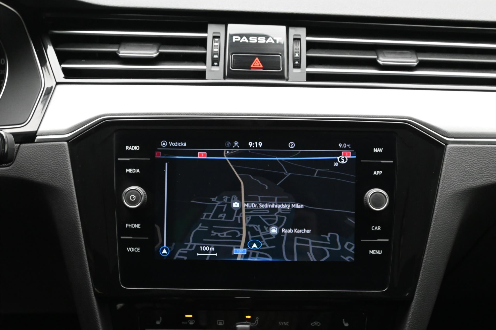 Hlavní fotografie vozu Volkswagen Passat 2,0 TDI 90kW Business DSG Záruka až 5 let (19)