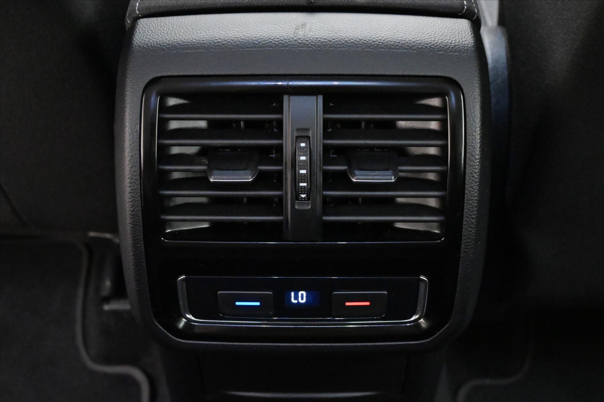 Hlavní fotografie vozu Volkswagen Passat 2,0 TDI 90kW Business DSG Záruka až 5 let (23)