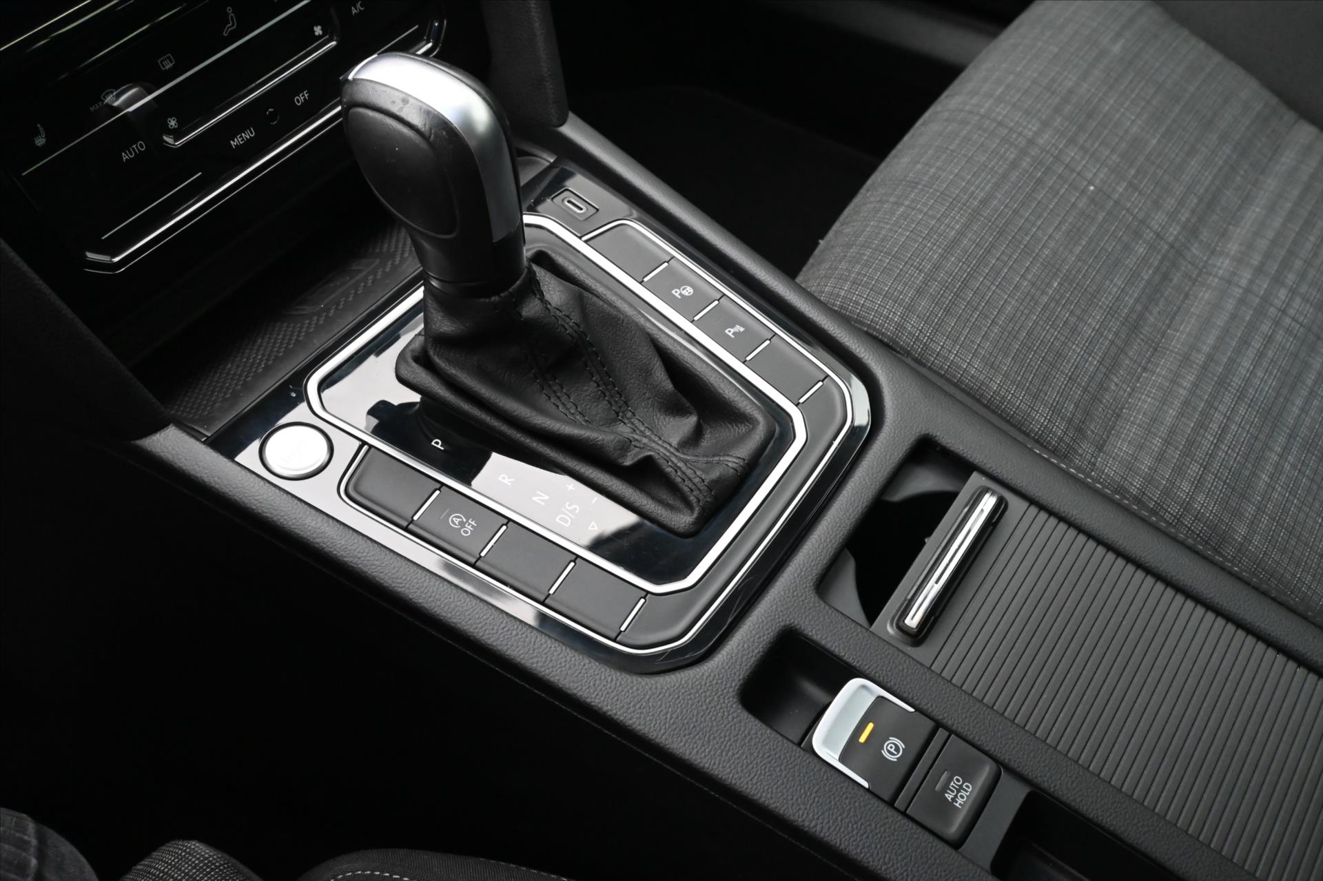 Hlavní fotografie vozu Volkswagen Passat 2,0 TDI 90kW Business DSG Záruka až 5 let (24)