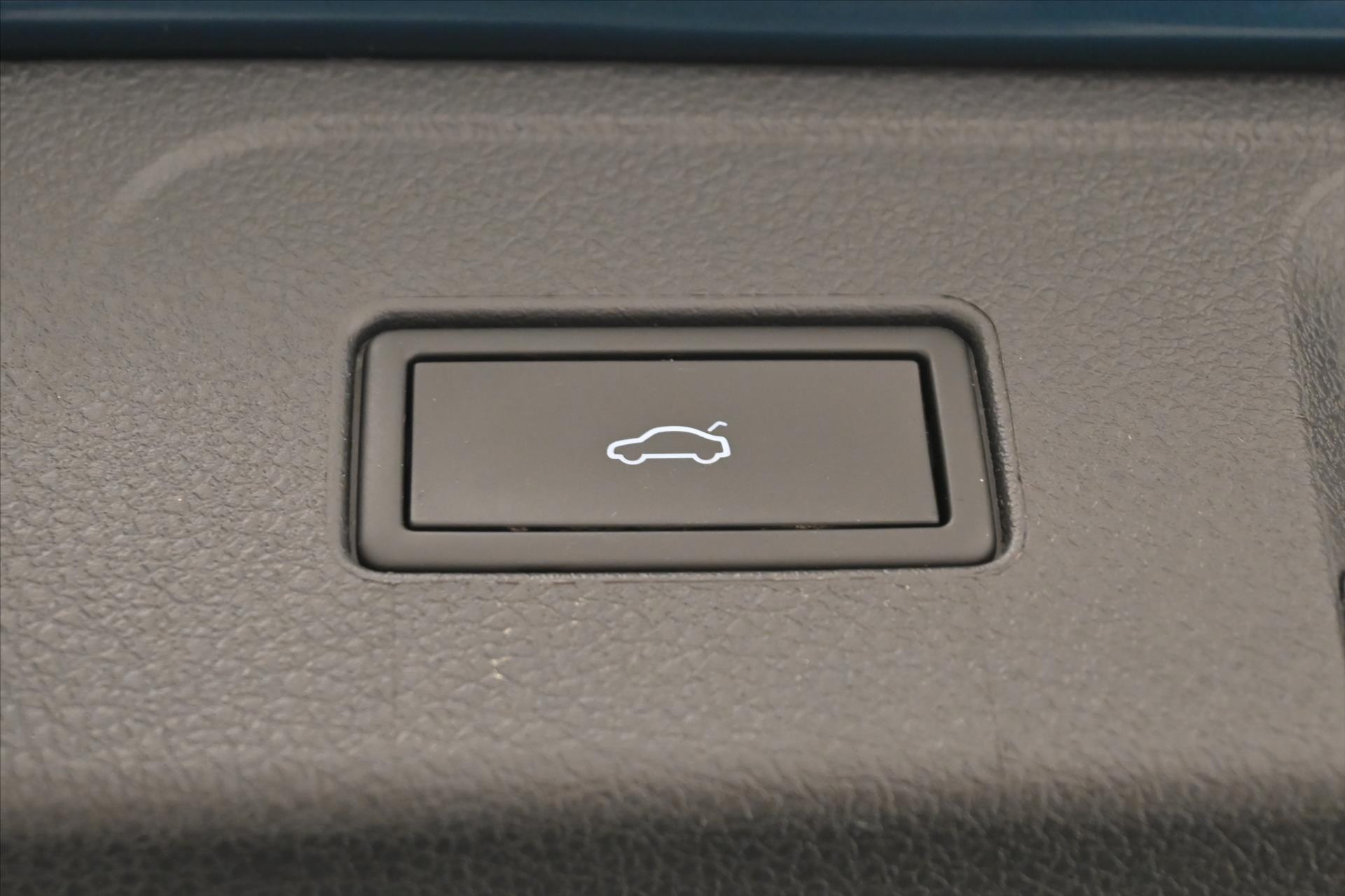 Hlavní fotografie vozu Volkswagen Passat 2,0 TDI 90kW Business DSG Záruka až 5 let (29)