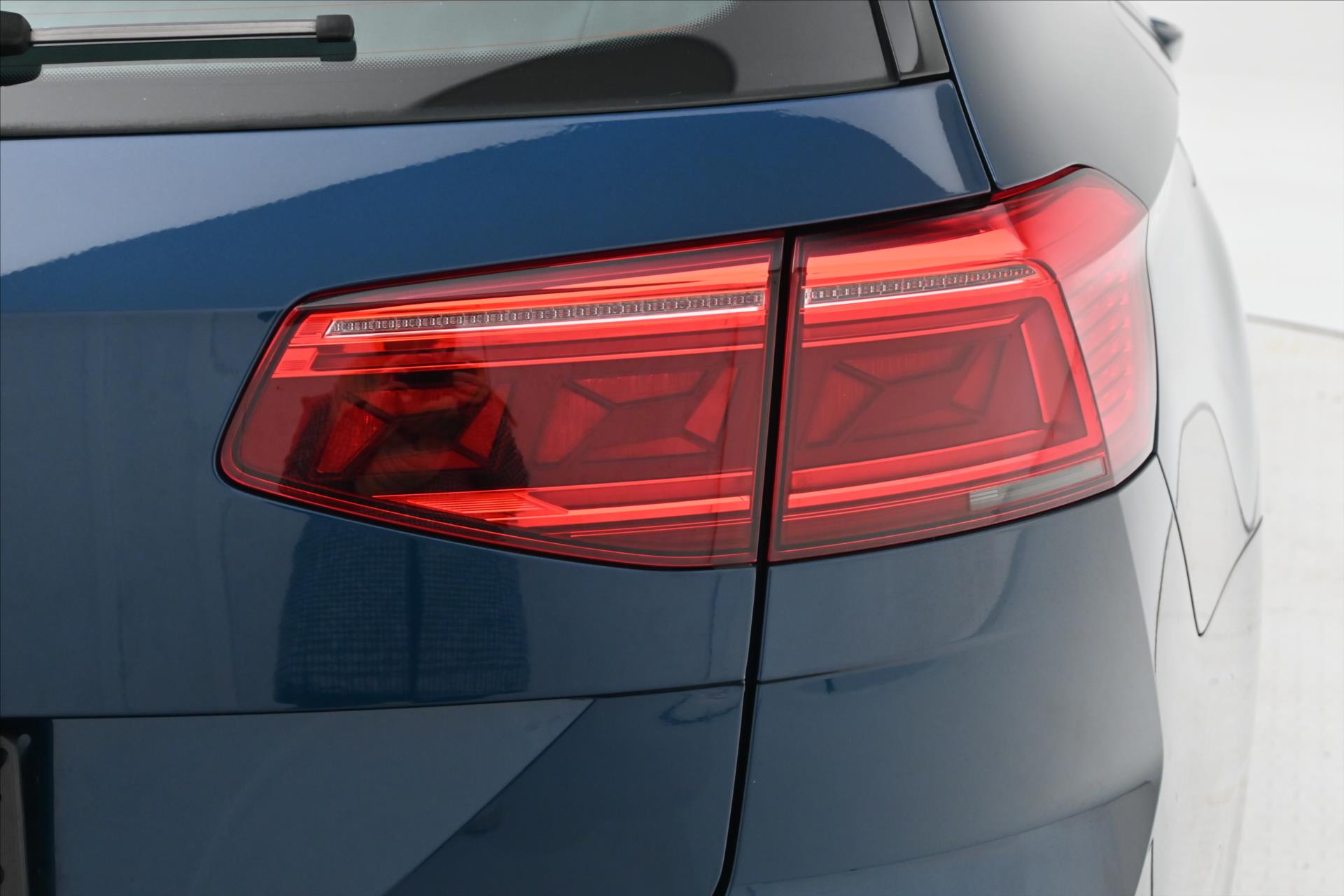 Hlavní fotografie vozu Volkswagen Passat 2,0 TDI 90kW Business DSG Záruka až 5 let (31)