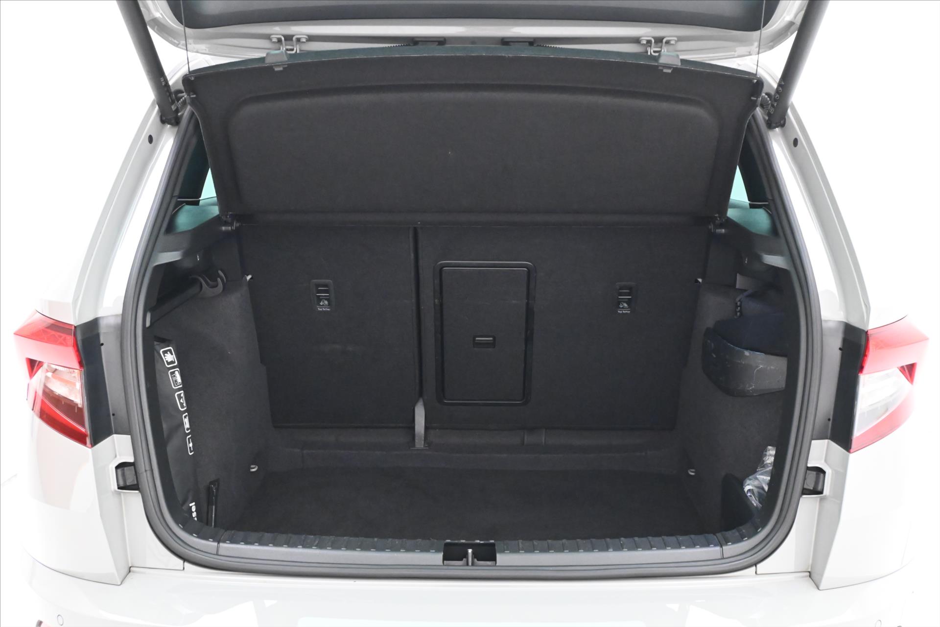 Main photo of the car Skoda Karoq 1.5 TSI 110 kW DSG Sportline Warranty up to 5 years (11)