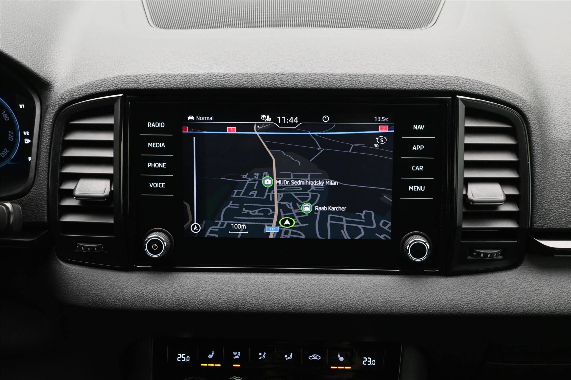 Main photo of the car Skoda Karoq 1.5 TSI 110 kW DSG Sportline Warranty up to 5 years (21)