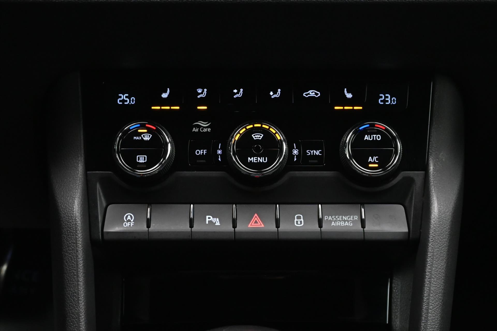 Main photo of the car Skoda Karoq 1.5 TSI 110 kW DSG Sportline Warranty up to 5 years (24)