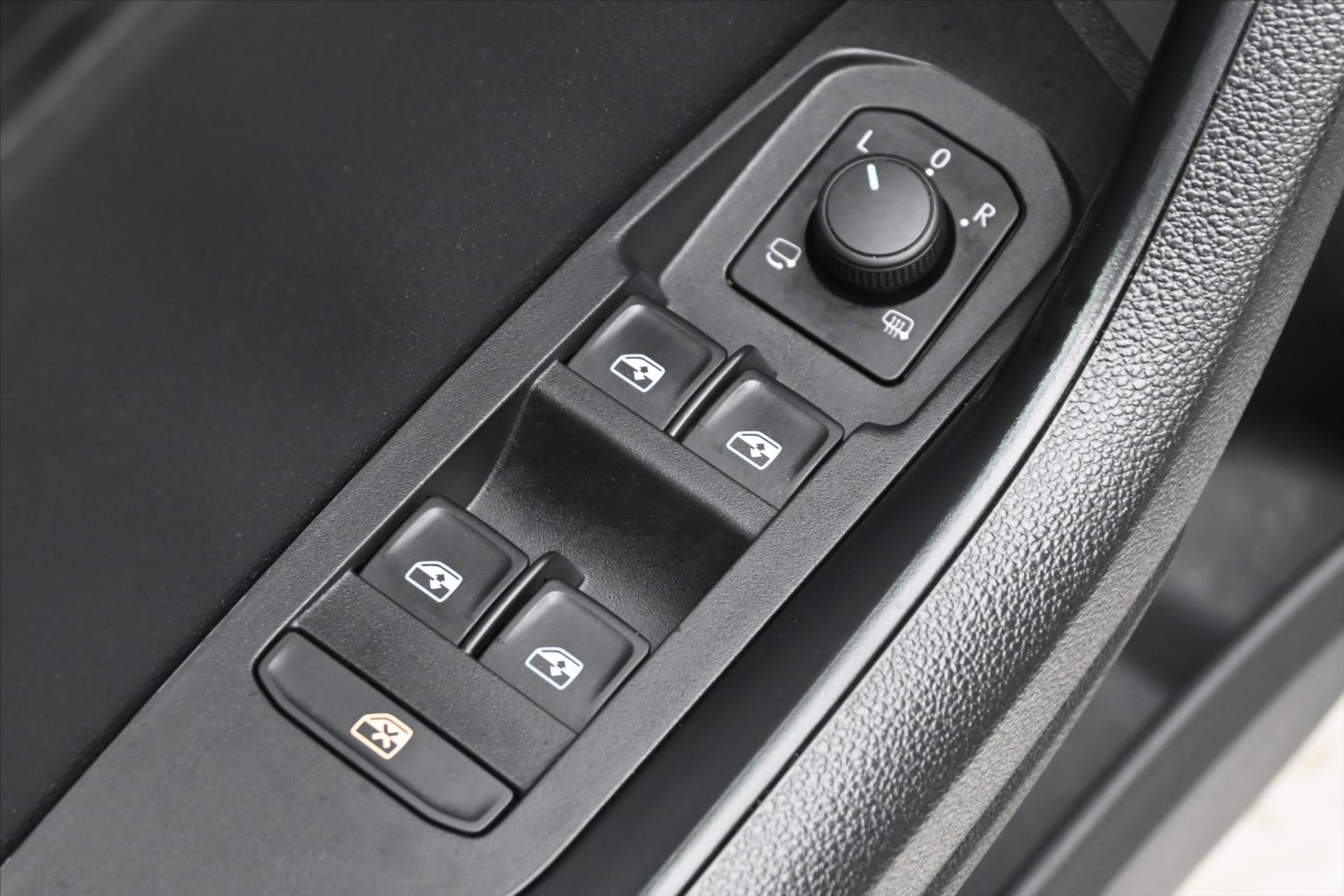 Main photo of the car Skoda Karoq 1.5 TSI 110 kW DSG Sportline Warranty up to 5 years (27)