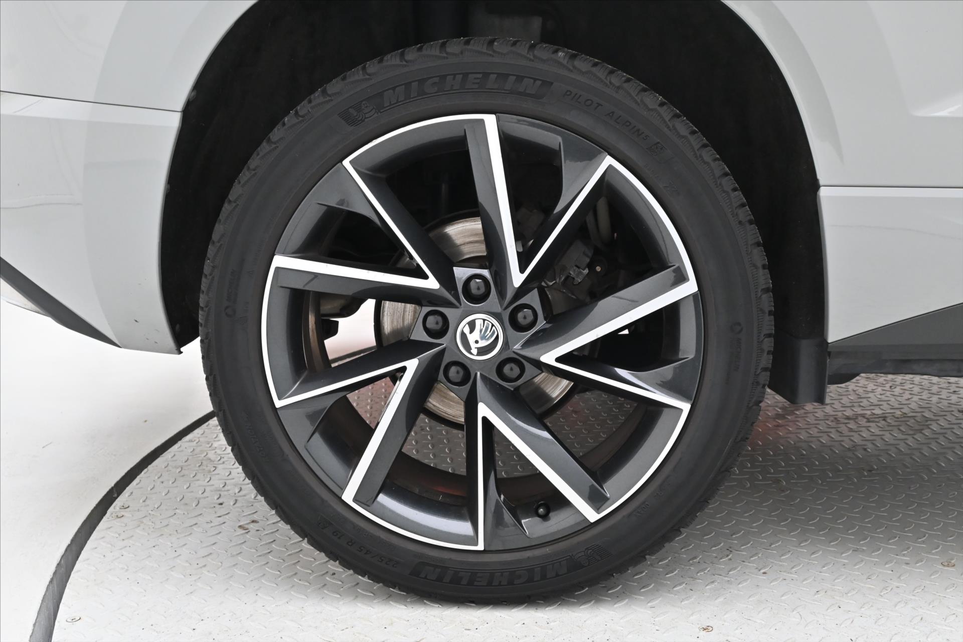 Main photo of the car Skoda Karoq 1.5 TSI 110 kW DSG Sportline Warranty up to 5 years (35)