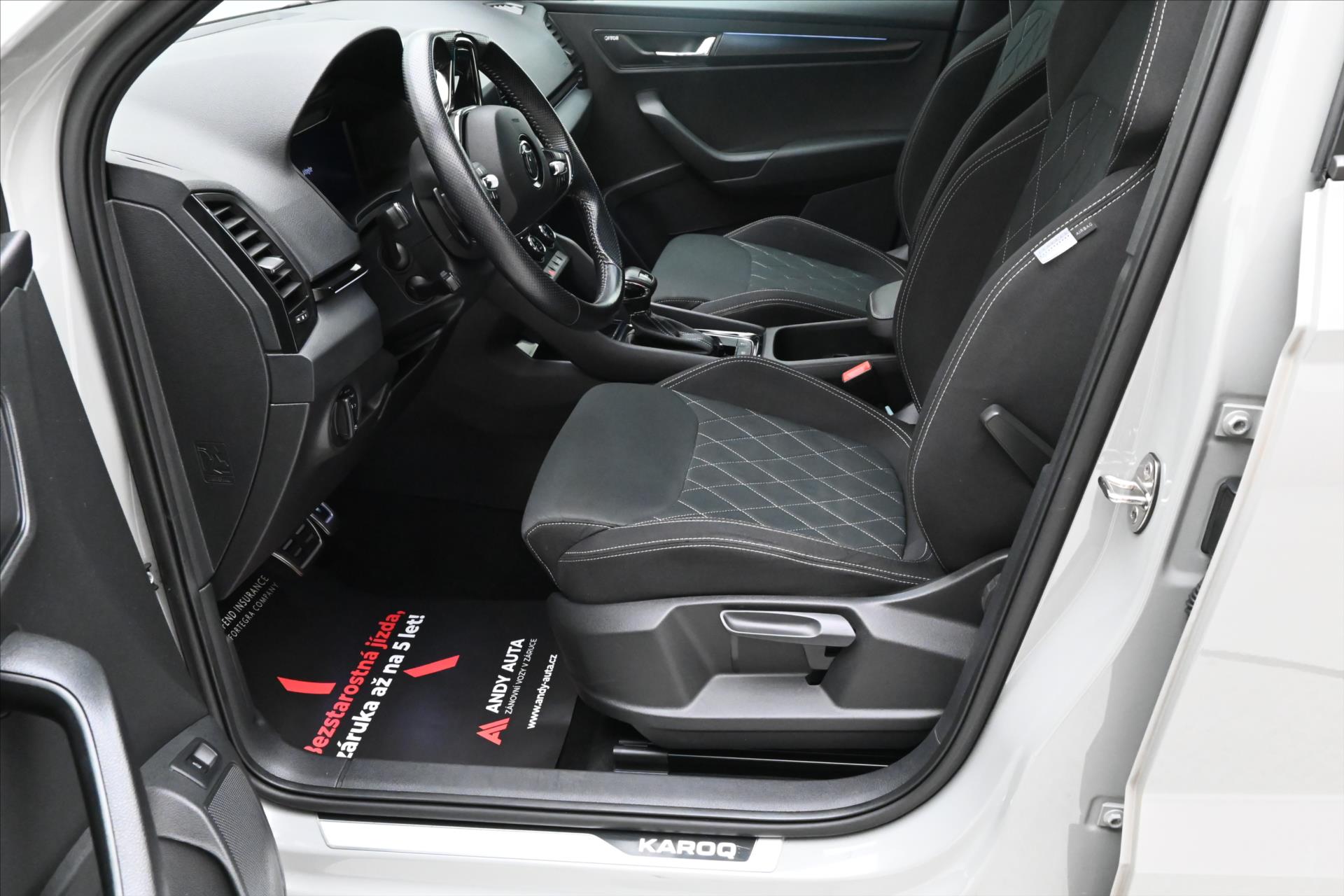 Hlavní fotografie vozu Škoda Karoq 1,5 TSi 110kW DSG Sportline Záruka až 5 let (13)