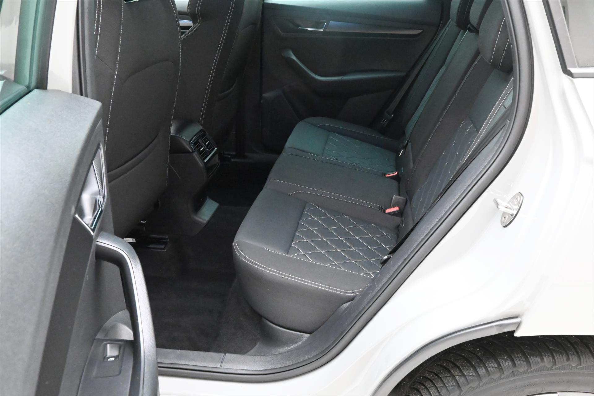 Hlavní fotografie vozu Škoda Karoq 1,5 TSi 110kW DSG Sportline Záruka až 5 let (14)