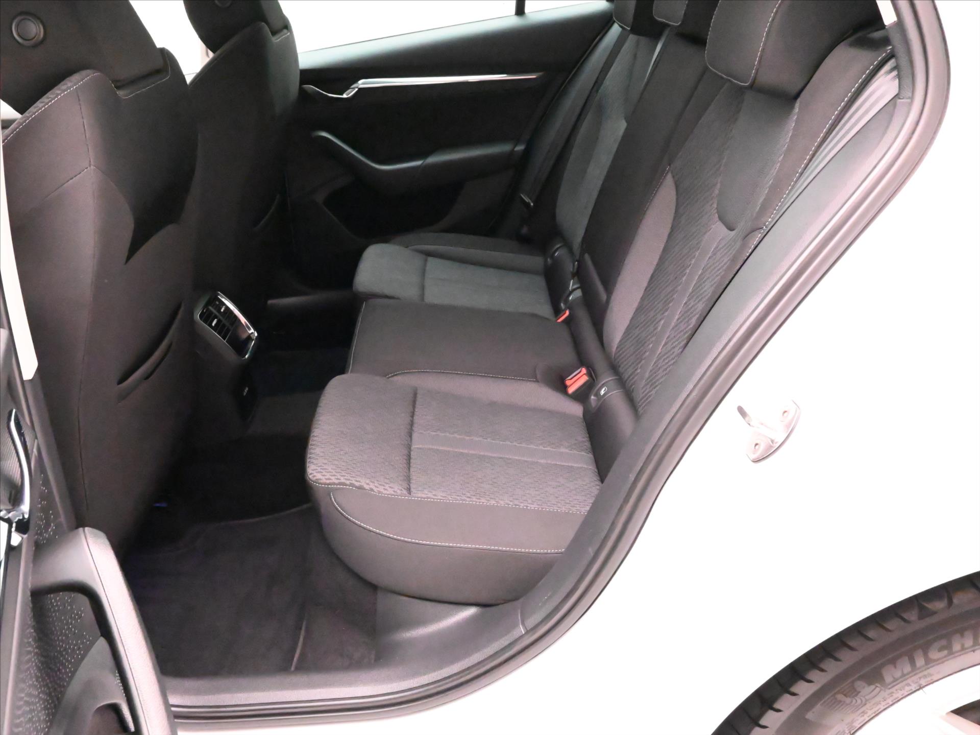 Hlavní fotografie vozu Škoda Octavia 2,0 TDI 110 kW DSG Style Záruka až 5 let (14)